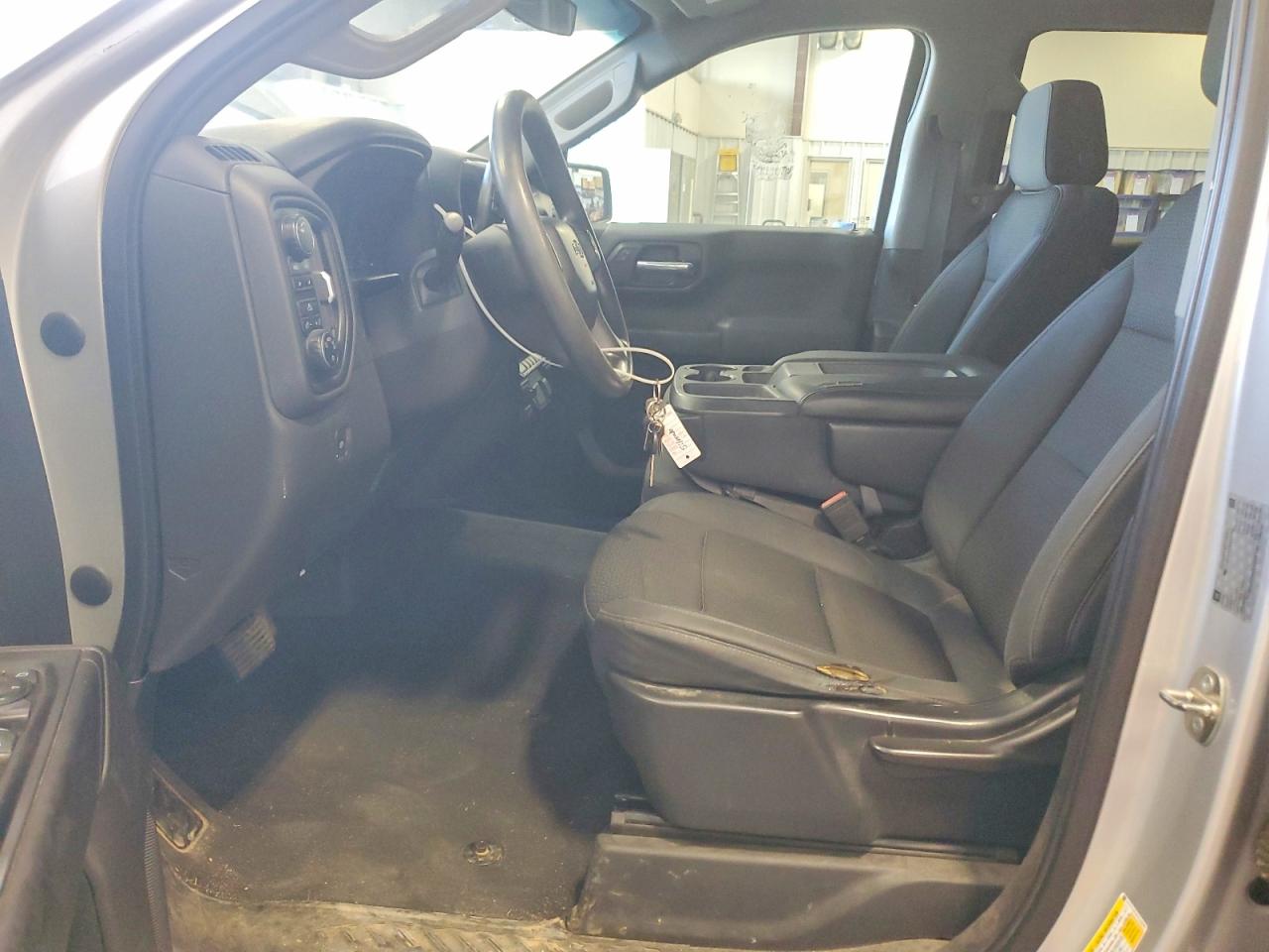 2019 Chevrolet Silverado K1500 Trail Boss Custom Silver vin: 3GCPYCEF0KG143048