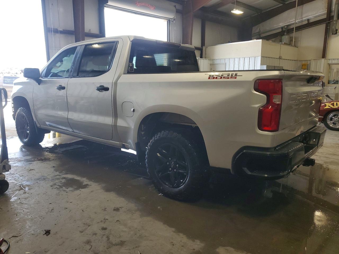 2019 Chevrolet Silverado K1500 Trail Boss Custom Silver vin: 3GCPYCEF0KG143048