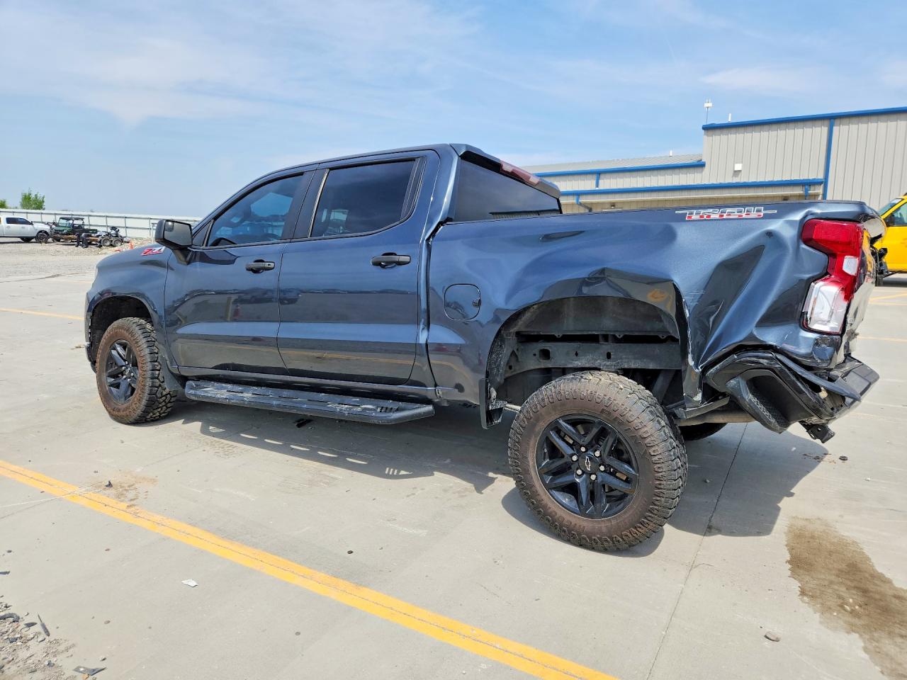2020 Chevrolet Silverado K1500 Trail Boss Custom Blue vin: 3GCPYCEF5LG184759