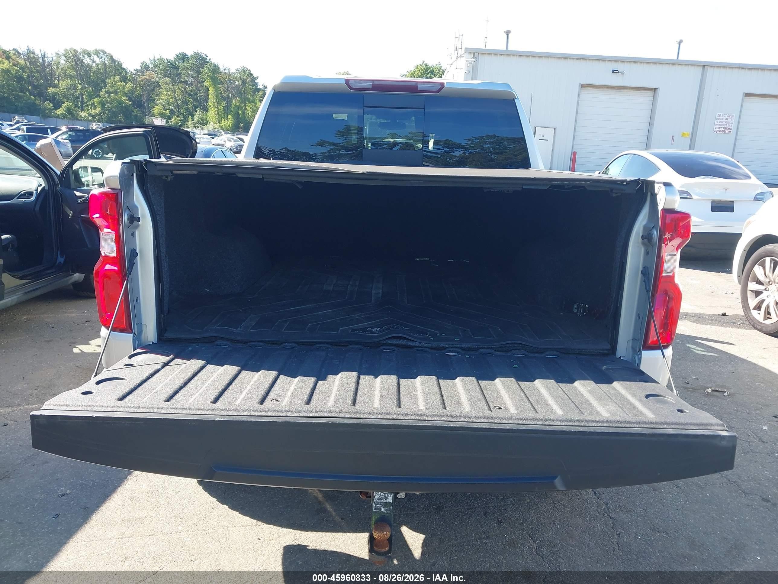 2021 Chevrolet Silverado 1500 4wd  Short Bed Lt Trail Boss Серебряный vin: 3GCPYFED4MG300910