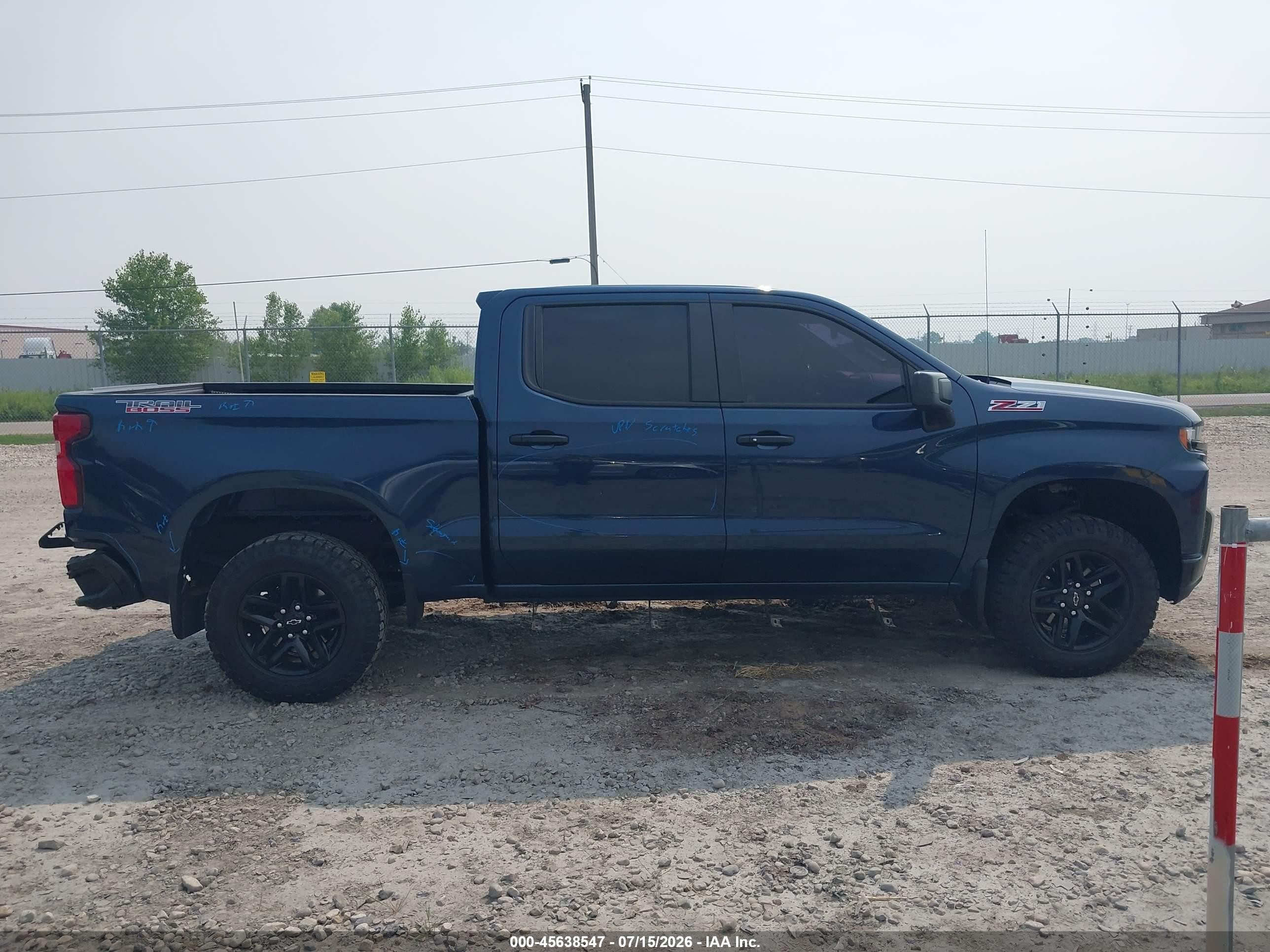 2020 Chevrolet Silverado 1500 4wd  Short Bed Lt Trail Boss Dark Blue vin: 3GCPYFED6LG366759