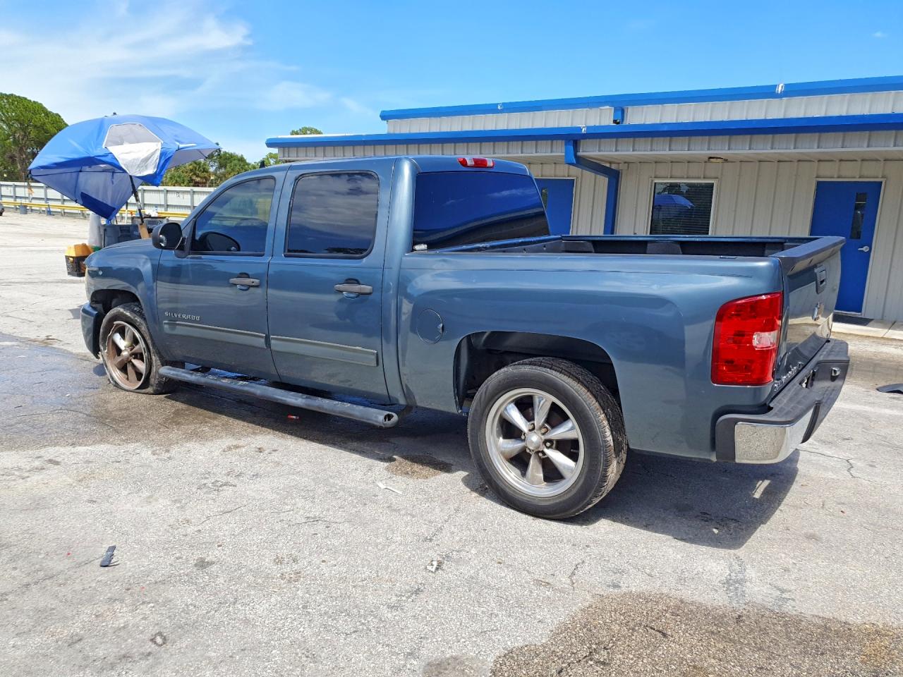 2010 Chevrolet Silverado C1500 Ls Blue vin: 3GCRCREA0AG291889