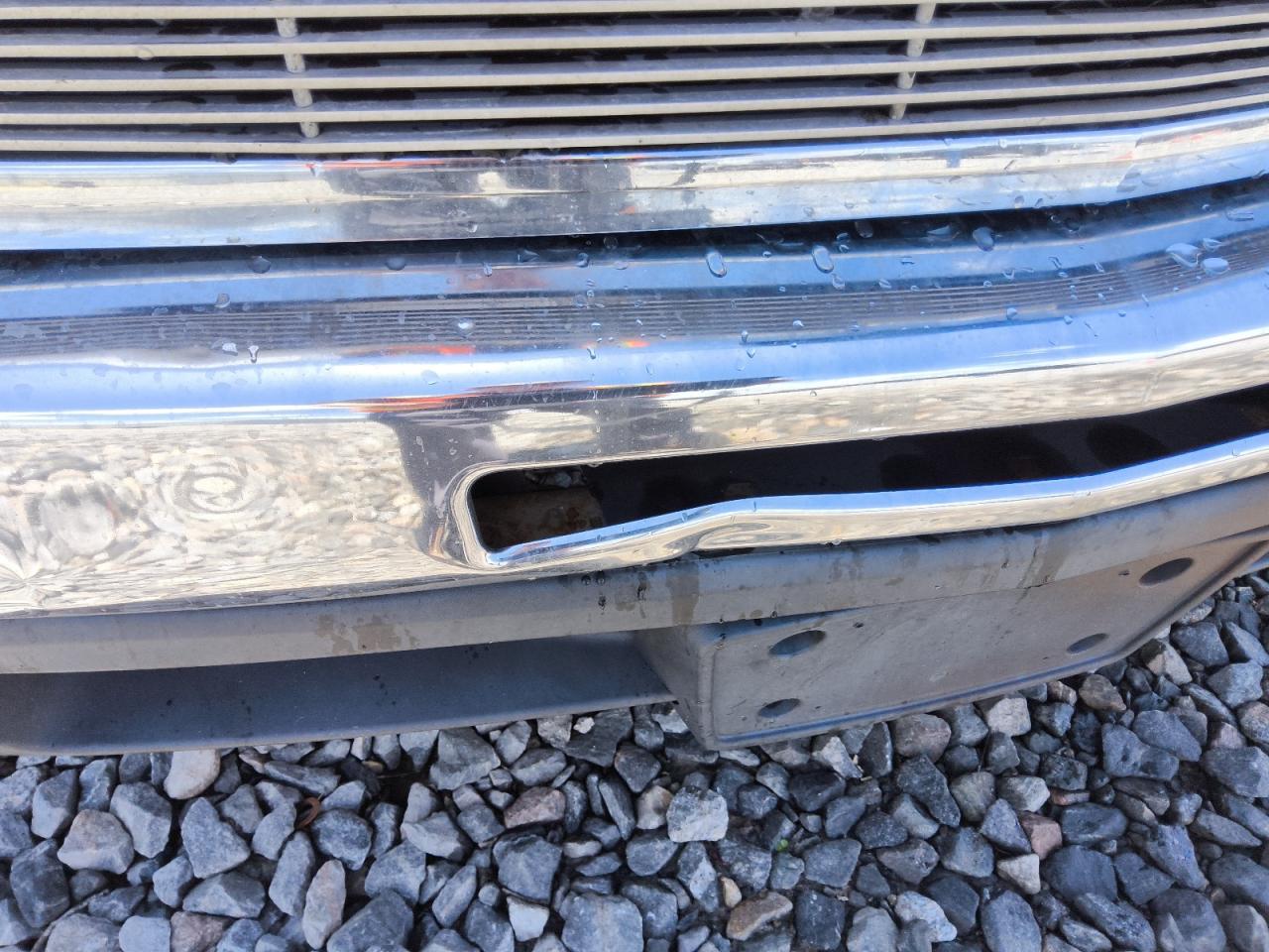 2010 Chevrolet Silverado C1500 Ls Черный vin: 3GCRCREA1AG108225 Damage: Front Metal Bumper Chrome, Bent, > 12 Inches