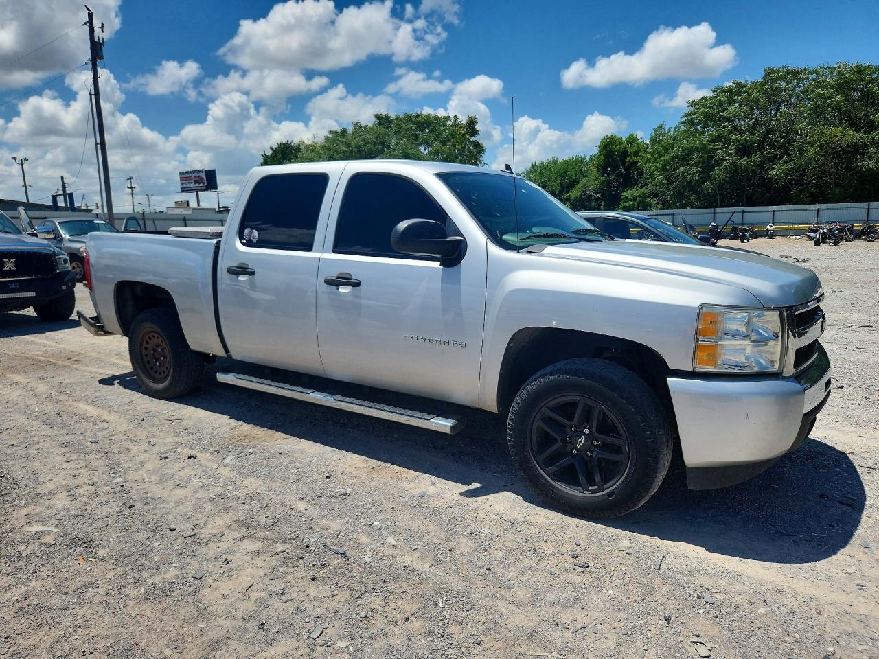 2010 Chevrolet Silverado C1500 Ls Silver vin: 3GCRCREA1AG258657