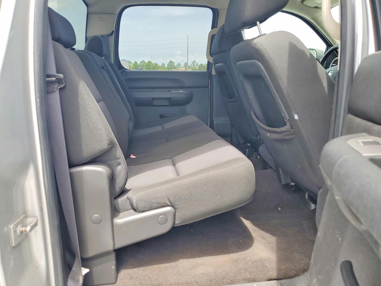 2010 Chevrolet Silverado C1500 Ls Silver vin: 3GCRCREA5AG118014