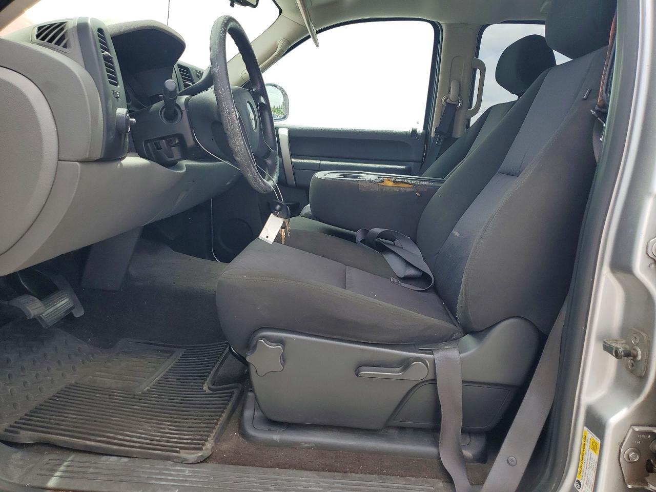 2010 Chevrolet Silverado C1500 Ls Silver vin: 3GCRCREA5AG118014