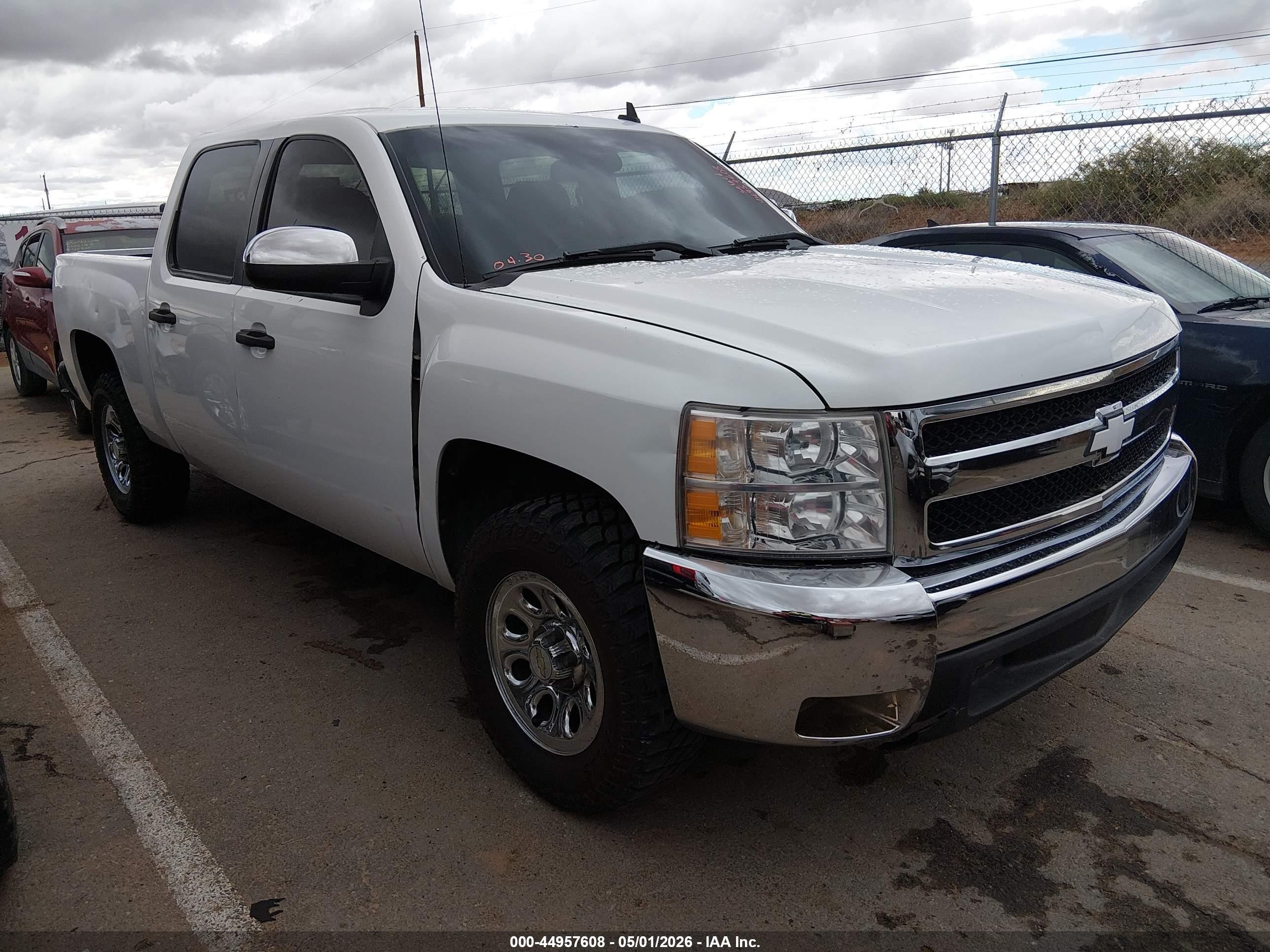 2010 Chevrolet Silverado 1500 Ls White vin: 3GCRCREA8AG179079