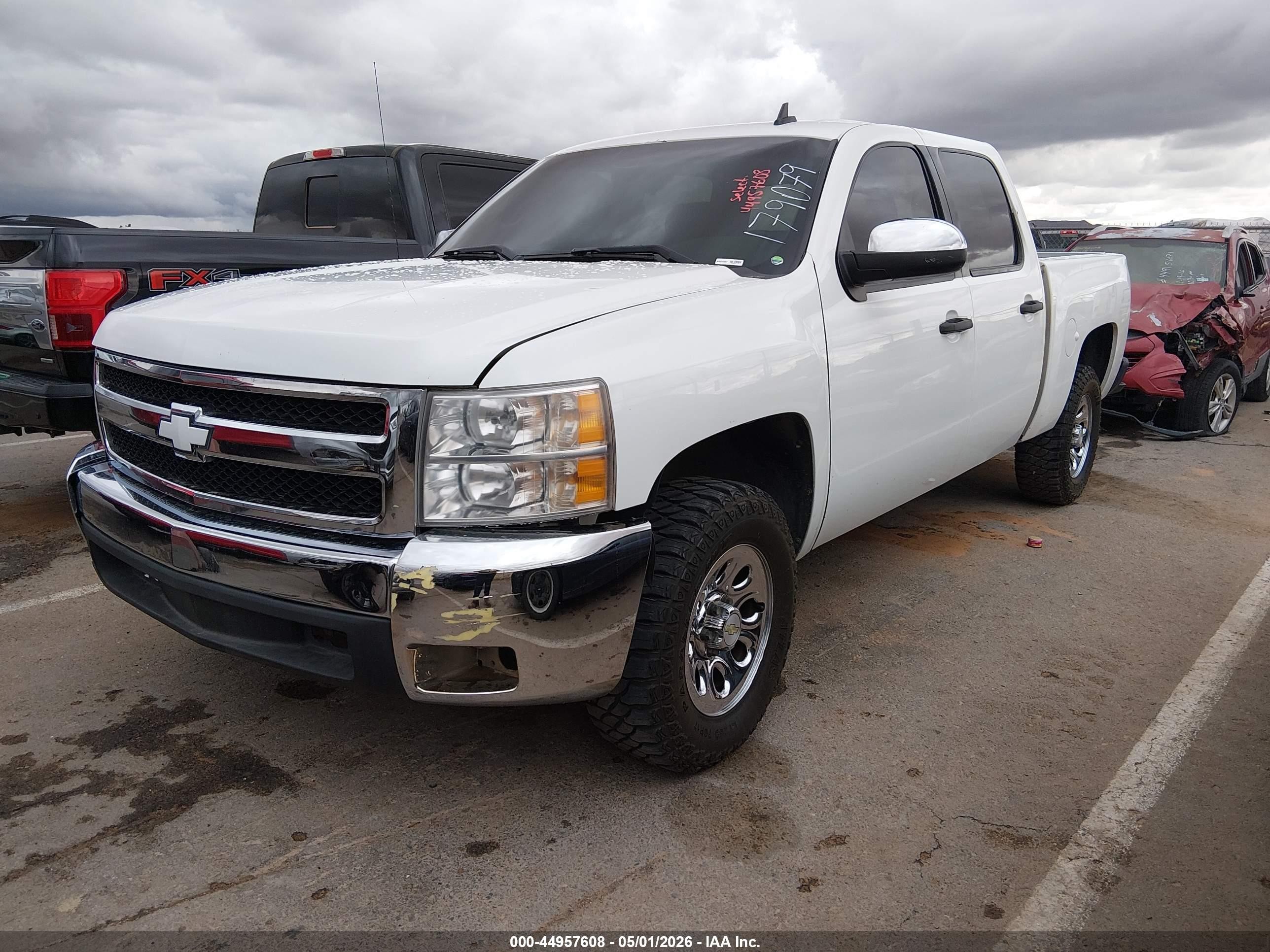2010 Chevrolet Silverado 1500 Ls Белый vin: 3GCRCREA8AG179079
