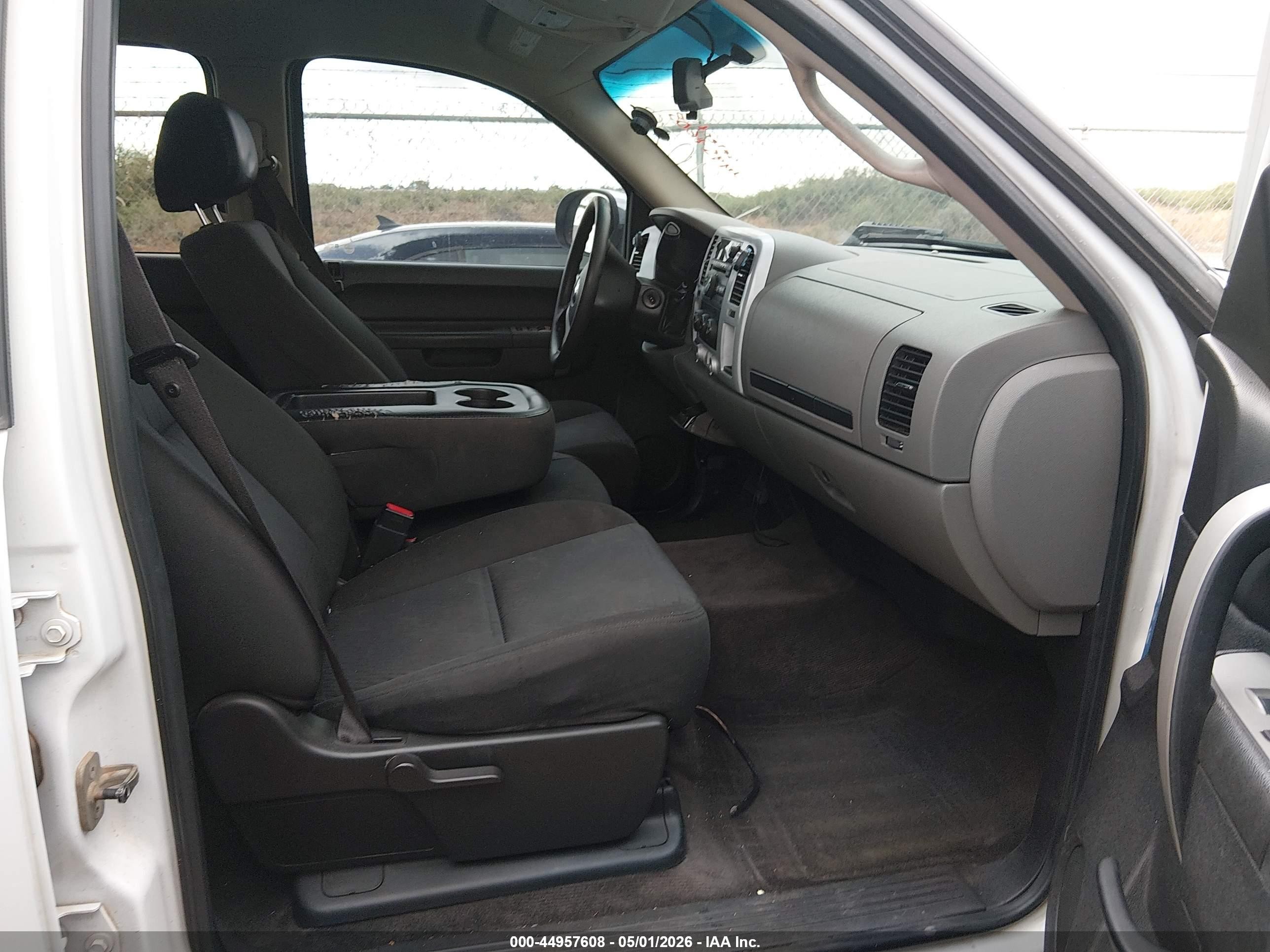 2010 Chevrolet Silverado 1500 Ls Белый vin: 3GCRCREA8AG179079