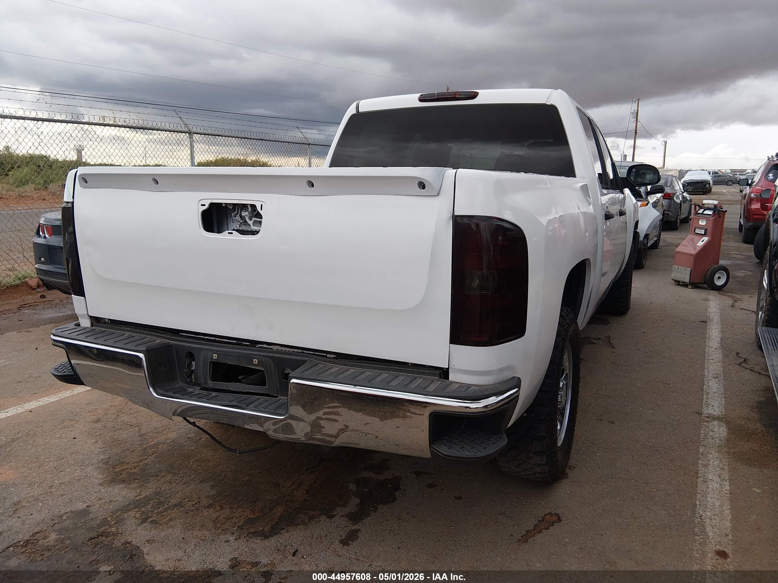 2010 Chevrolet Silverado 1500 Ls Белый vin: 3GCRCREA8AG179079