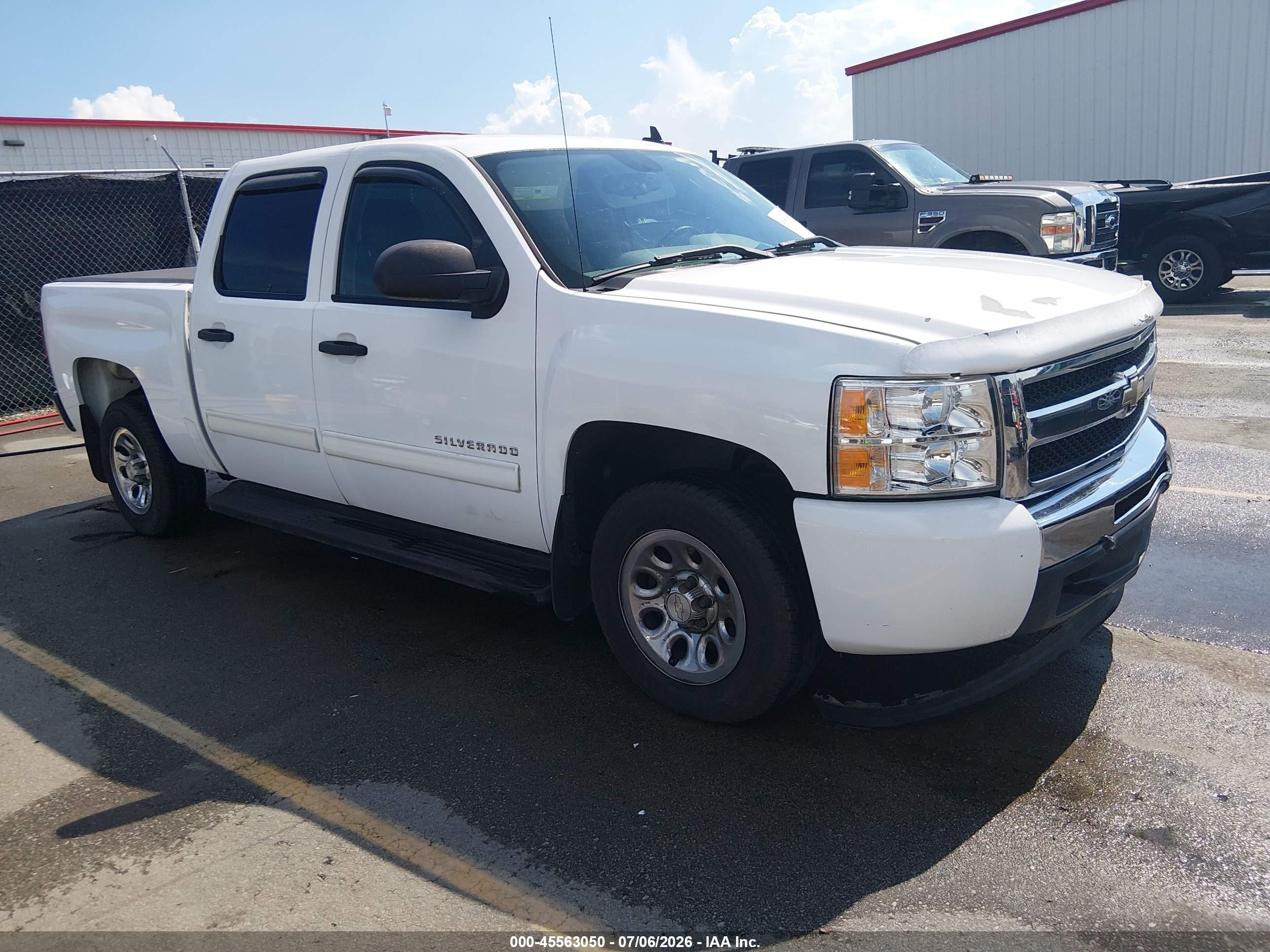 2010 Chevrolet Silverado 1500 Ls Белый vin: 3GCRCREA8AG244786