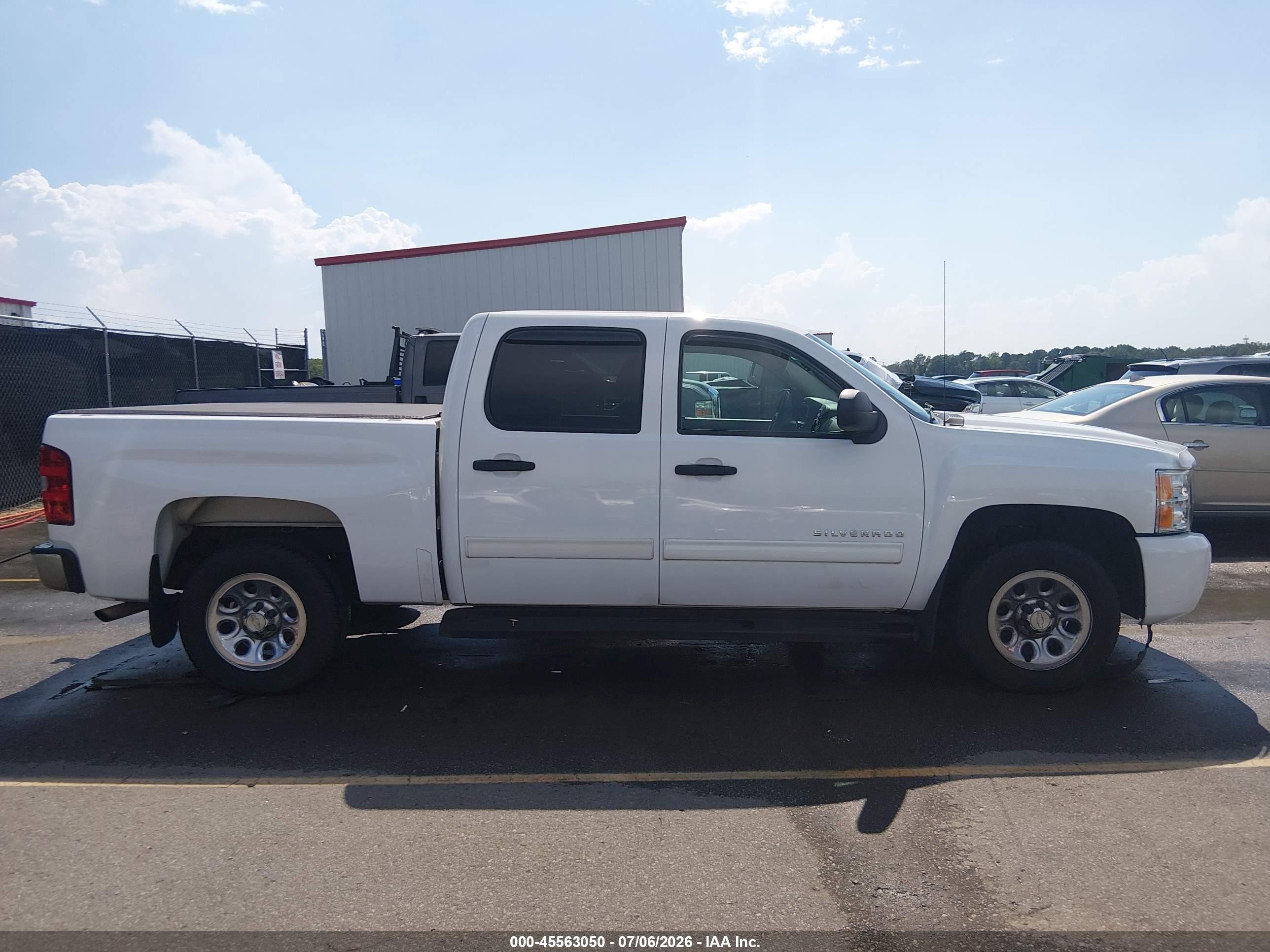 2010 Chevrolet Silverado 1500 Ls Белый vin: 3GCRCREA8AG244786
