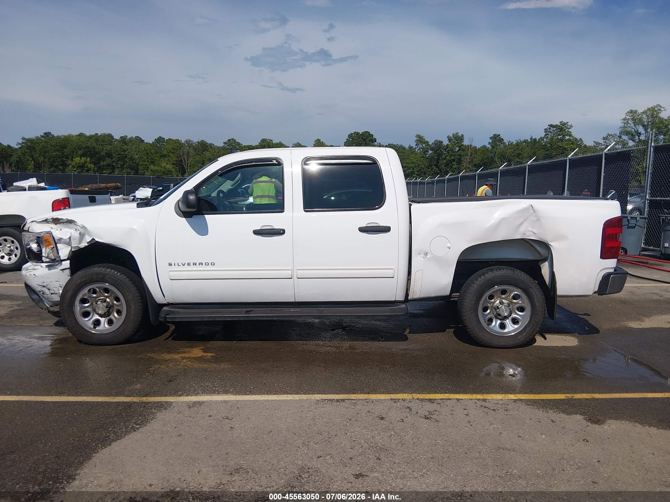 2010 Chevrolet Silverado 1500 Ls Белый vin: 3GCRCREA8AG244786