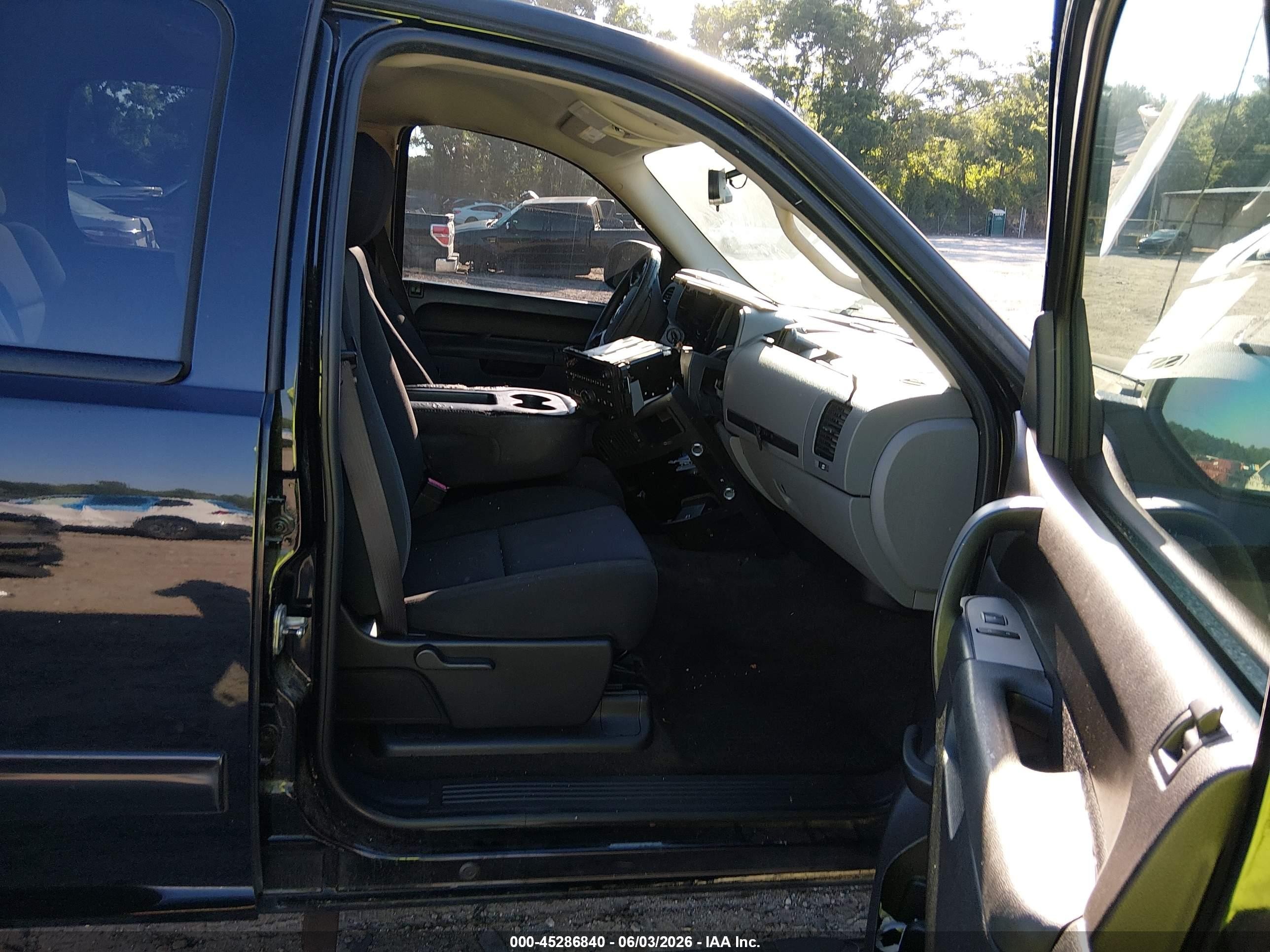 2010 Chevrolet Silverado 1500 Ls Black vin: 3GCRCREA9AG145183