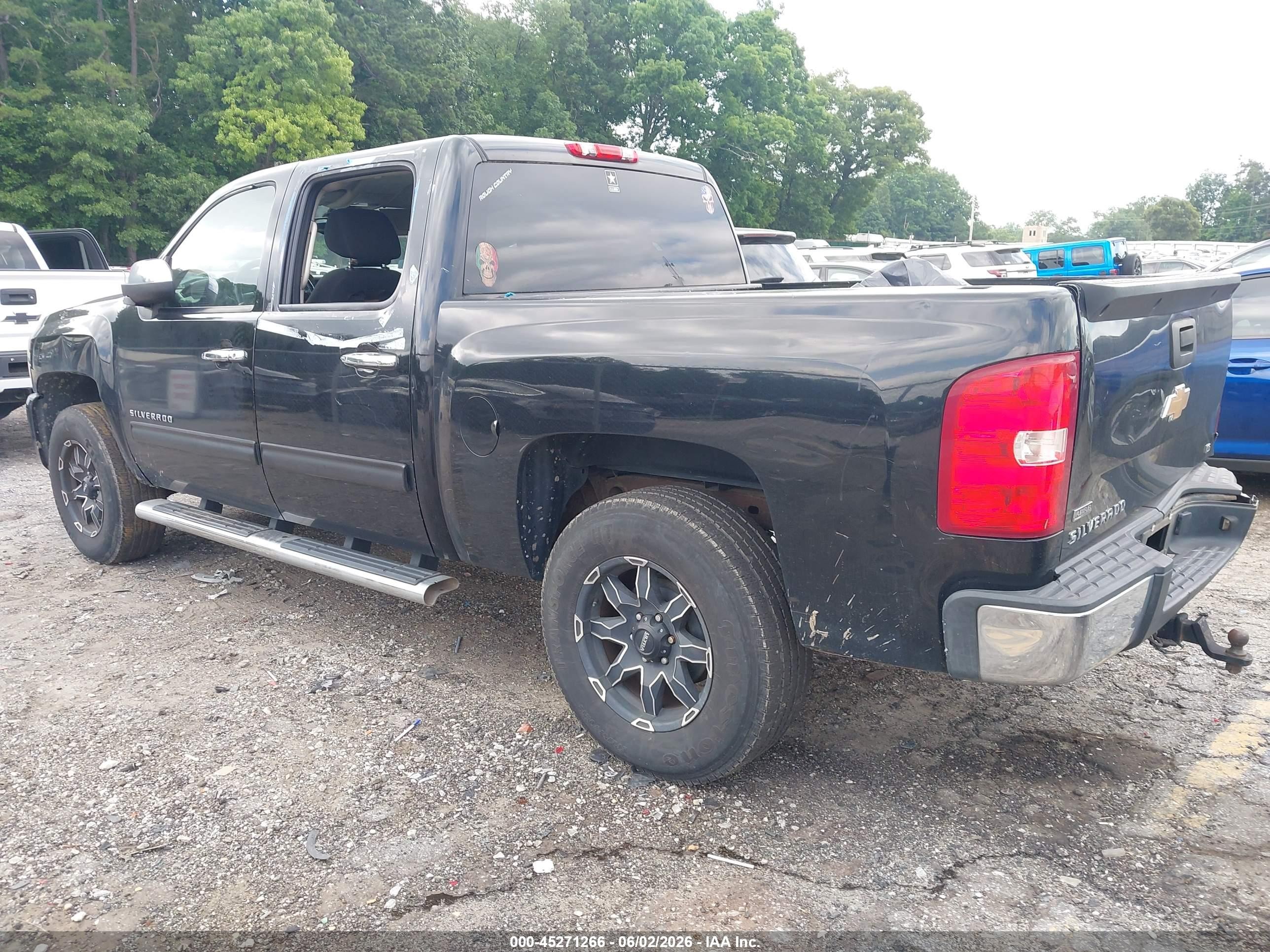 2010 Chevrolet Silverado 1500 Ls Black vin: 3GCRCREAXAG144124