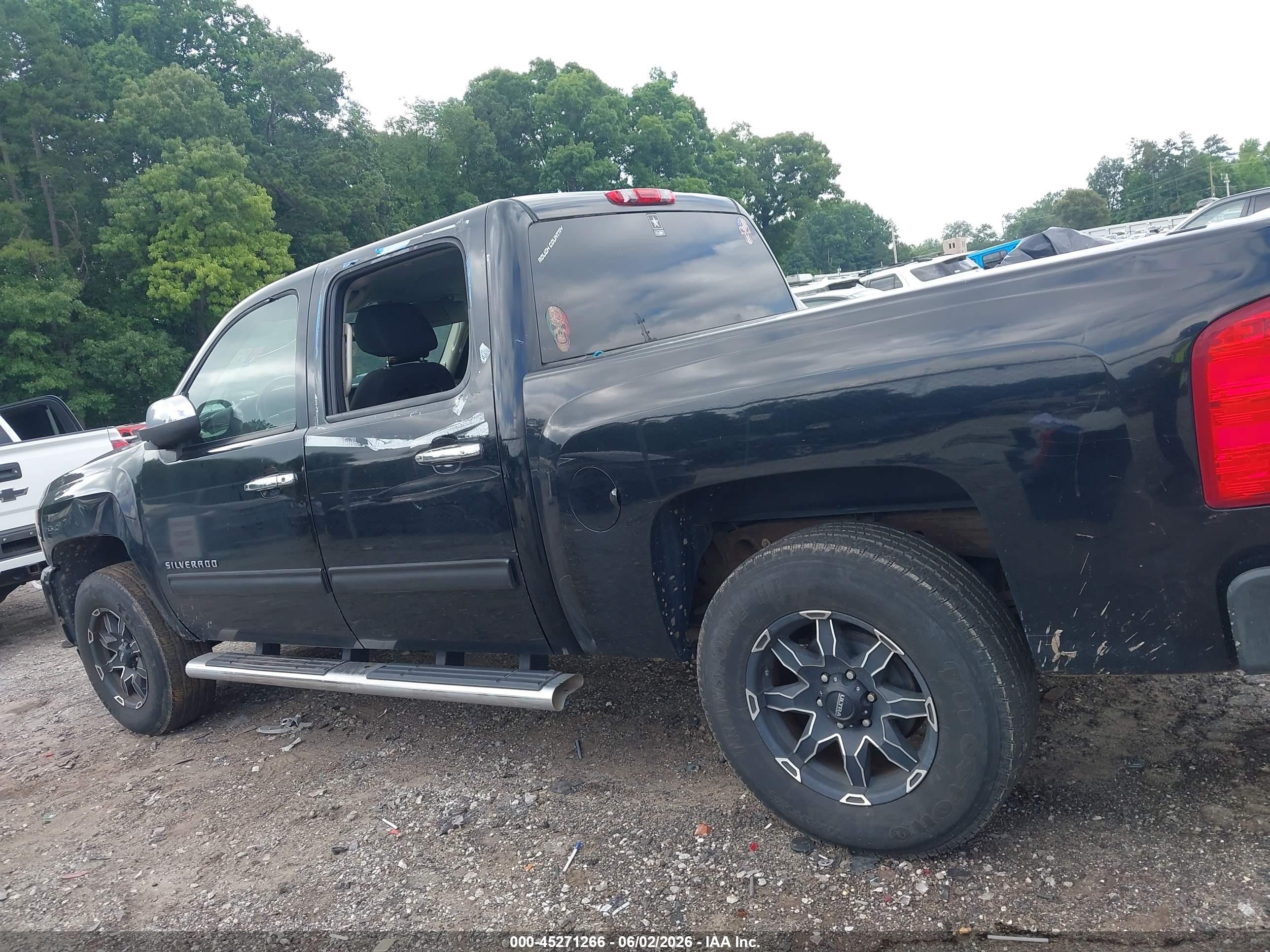 2010 Chevrolet Silverado 1500 Ls Black vin: 3GCRCREAXAG144124