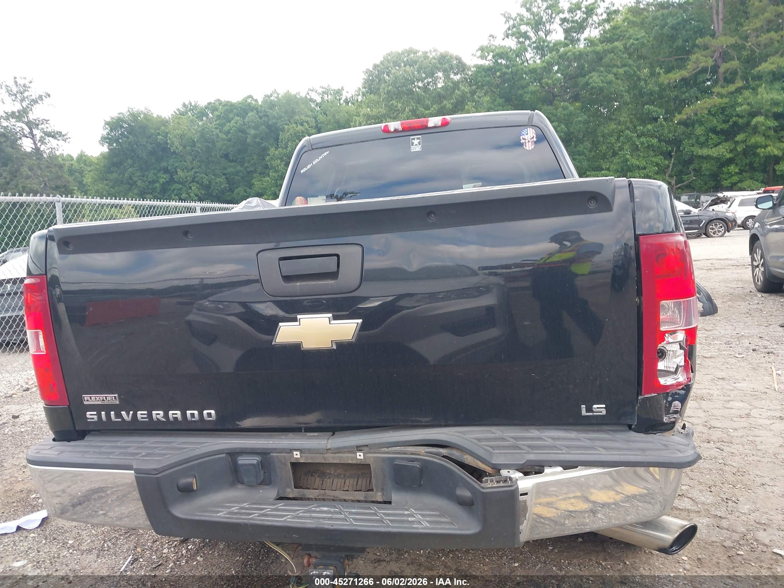 2010 Chevrolet Silverado 1500 Ls Black vin: 3GCRCREAXAG144124