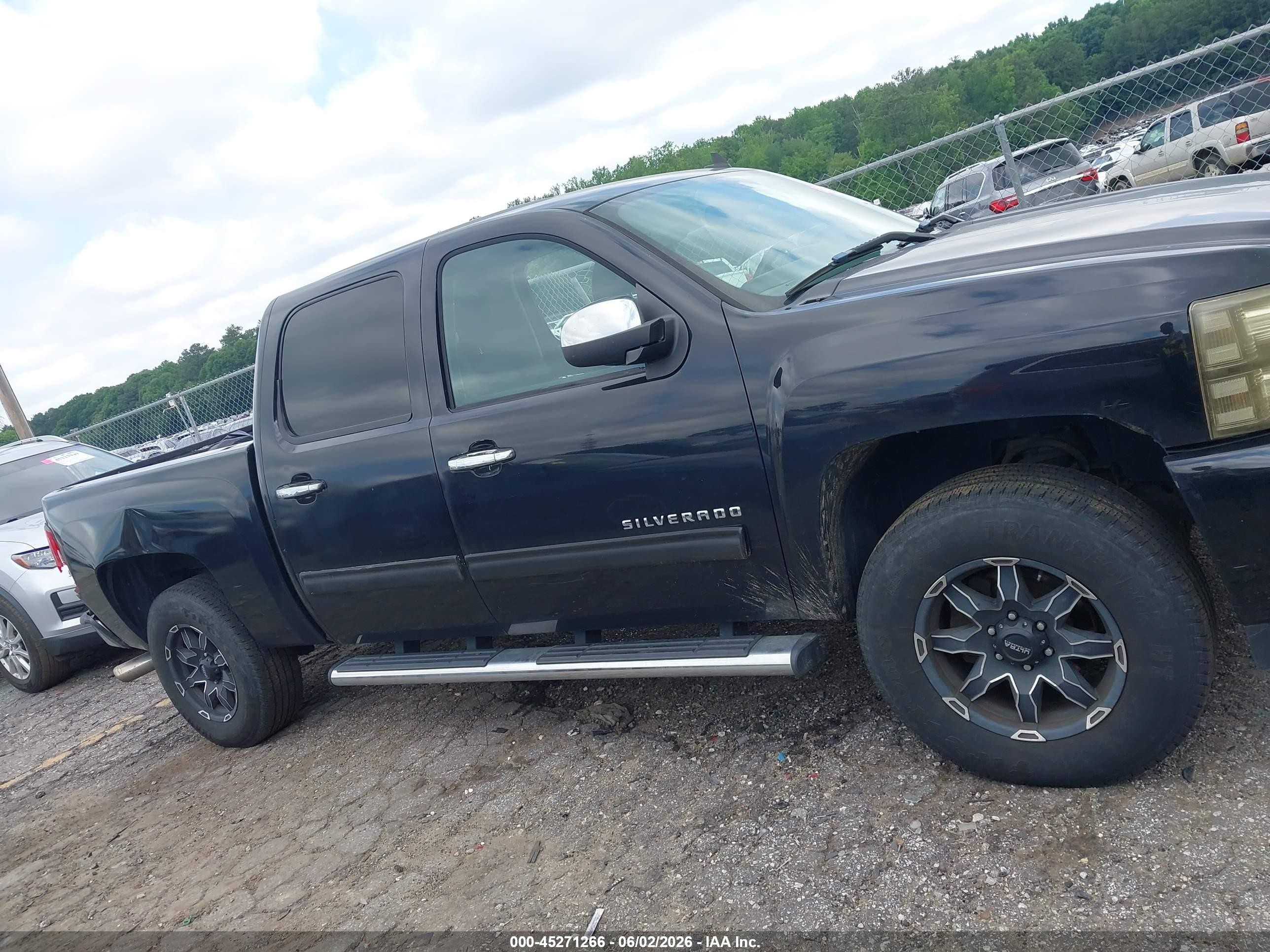 2010 Chevrolet Silverado 1500 Ls Black vin: 3GCRCREAXAG144124