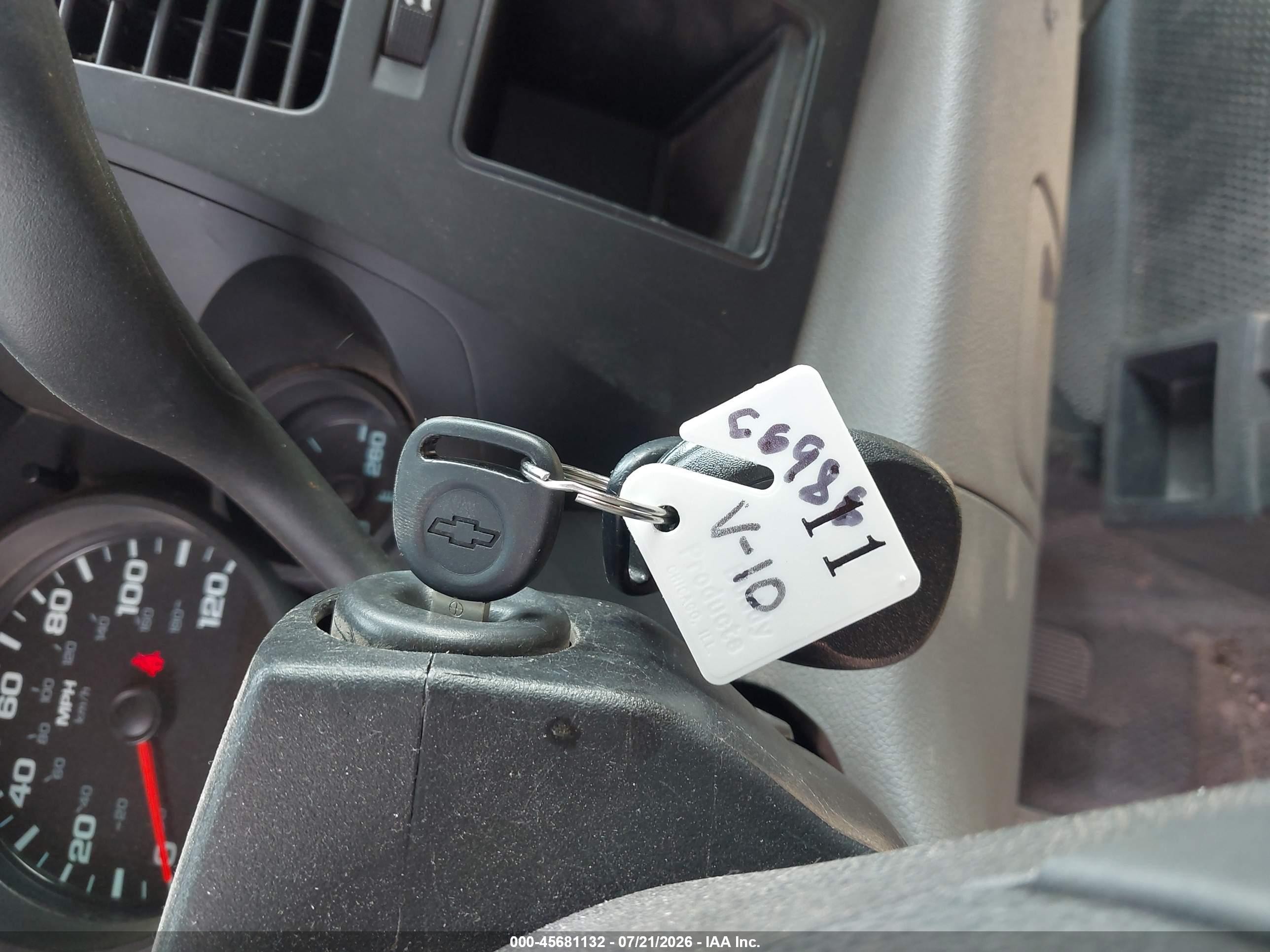 2010 Chevrolet Silverado 1500 Work Truck Белый vin: 3GCRKPE34AG112309