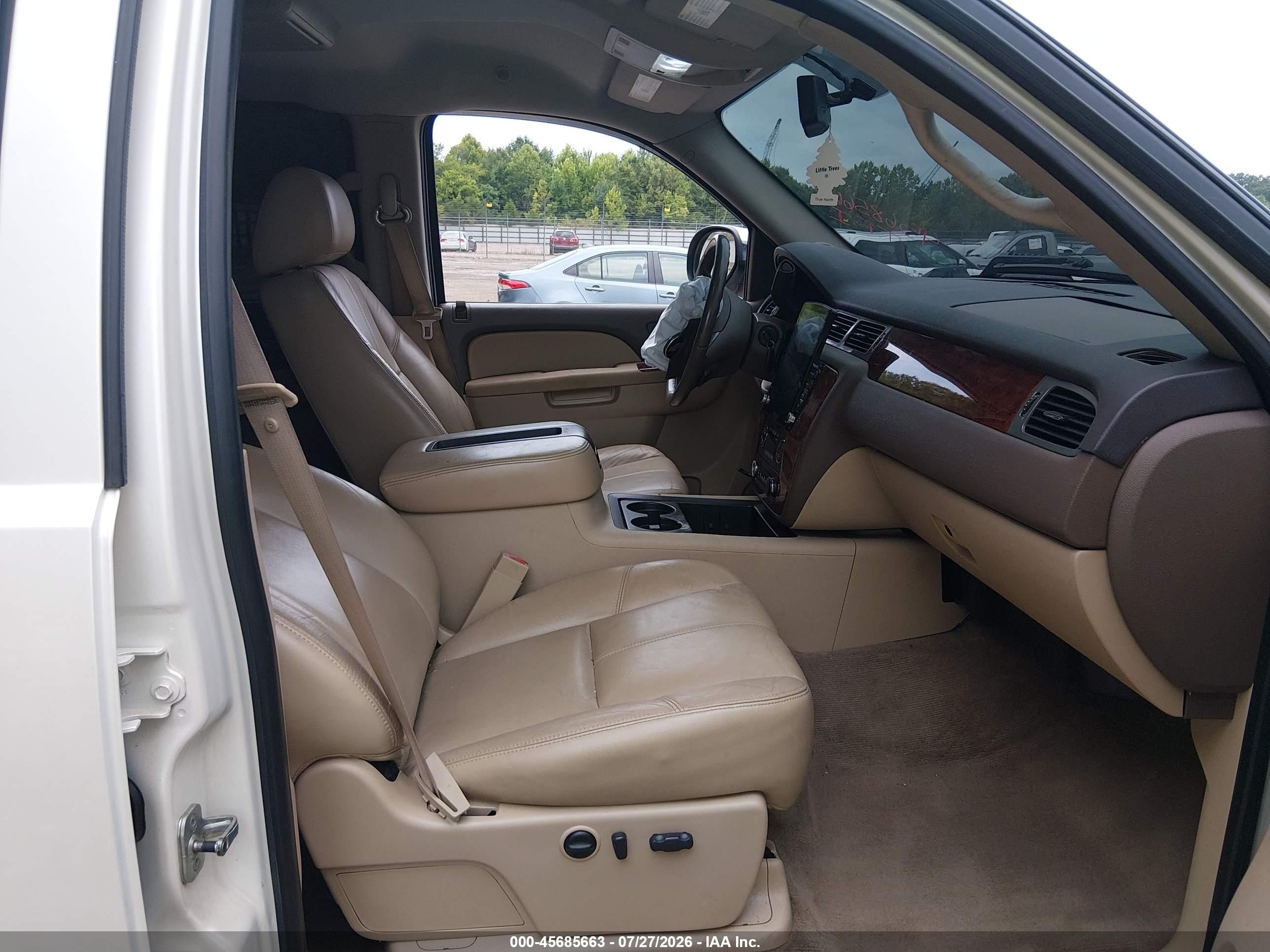 2010 Chevrolet Silverado 1500 Ltz White vin: 3GCRKTE35AG286074