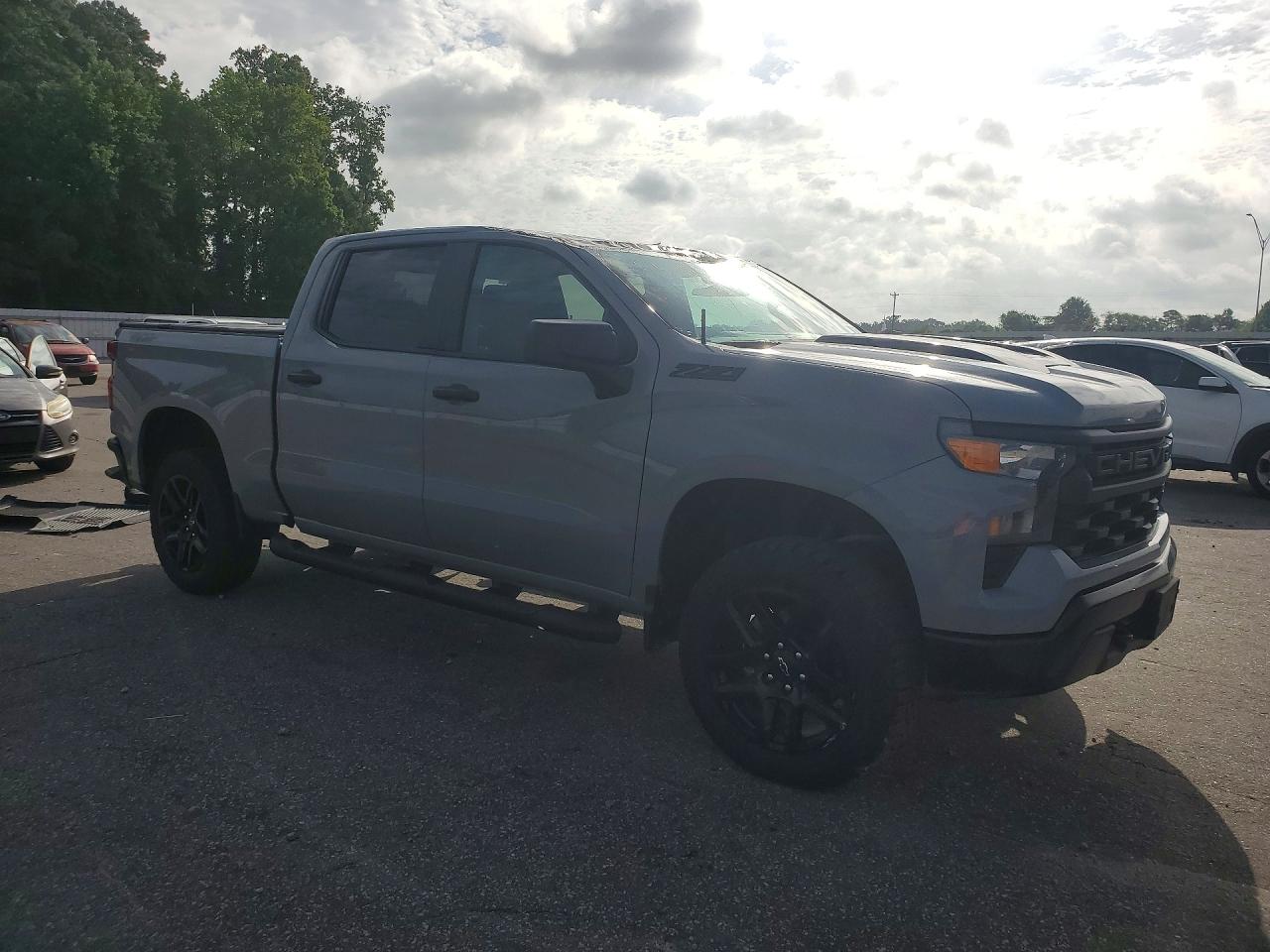 2024 Chevrolet Silverado K1500 Trail Boss Custom Gray vin: 3GCUDCED5RG276329