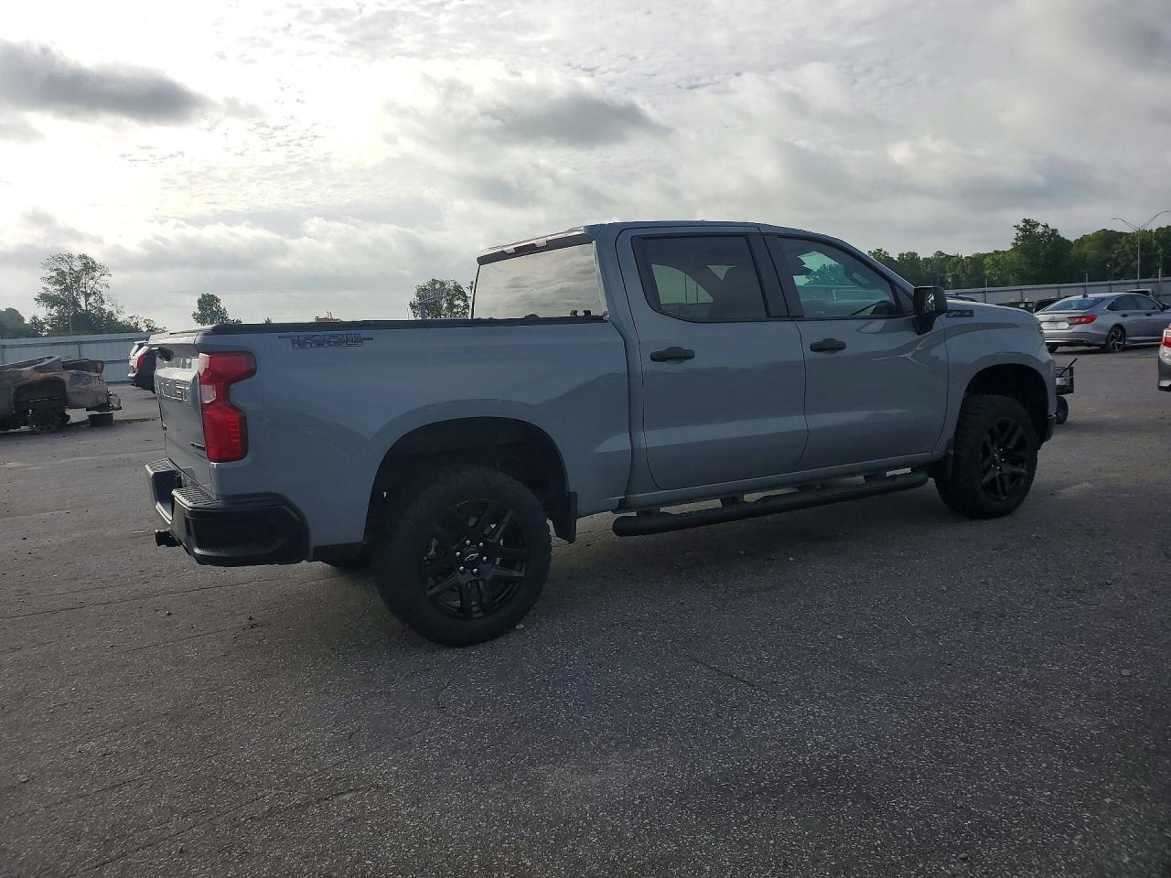 2024 Chevrolet Silverado K1500 Trail Boss Custom Gray vin: 3GCUDCED5RG276329