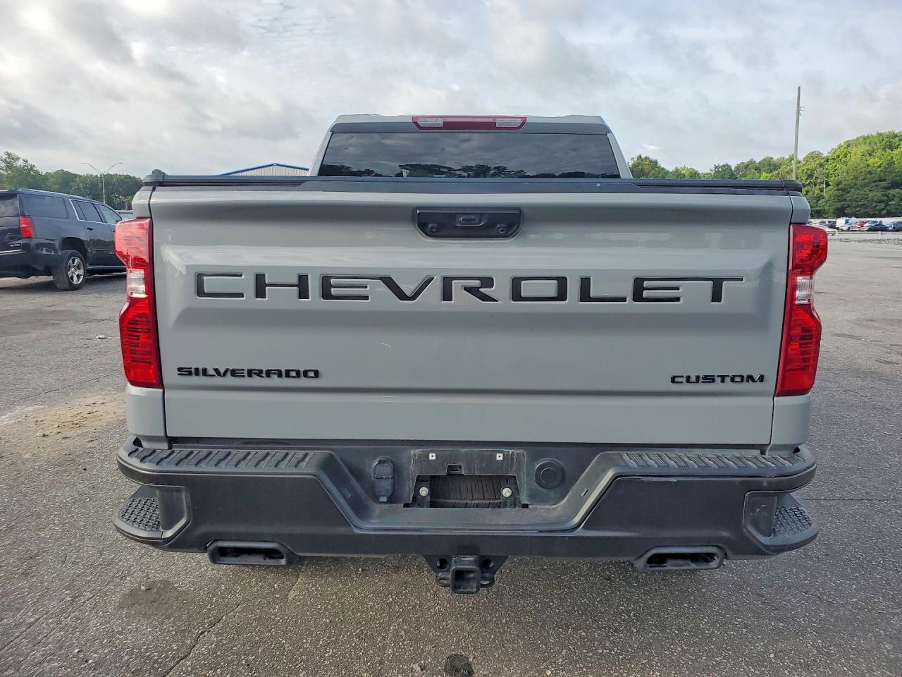 2024 Chevrolet Silverado K1500 Trail Boss Custom Gray vin: 3GCUDCED5RG276329