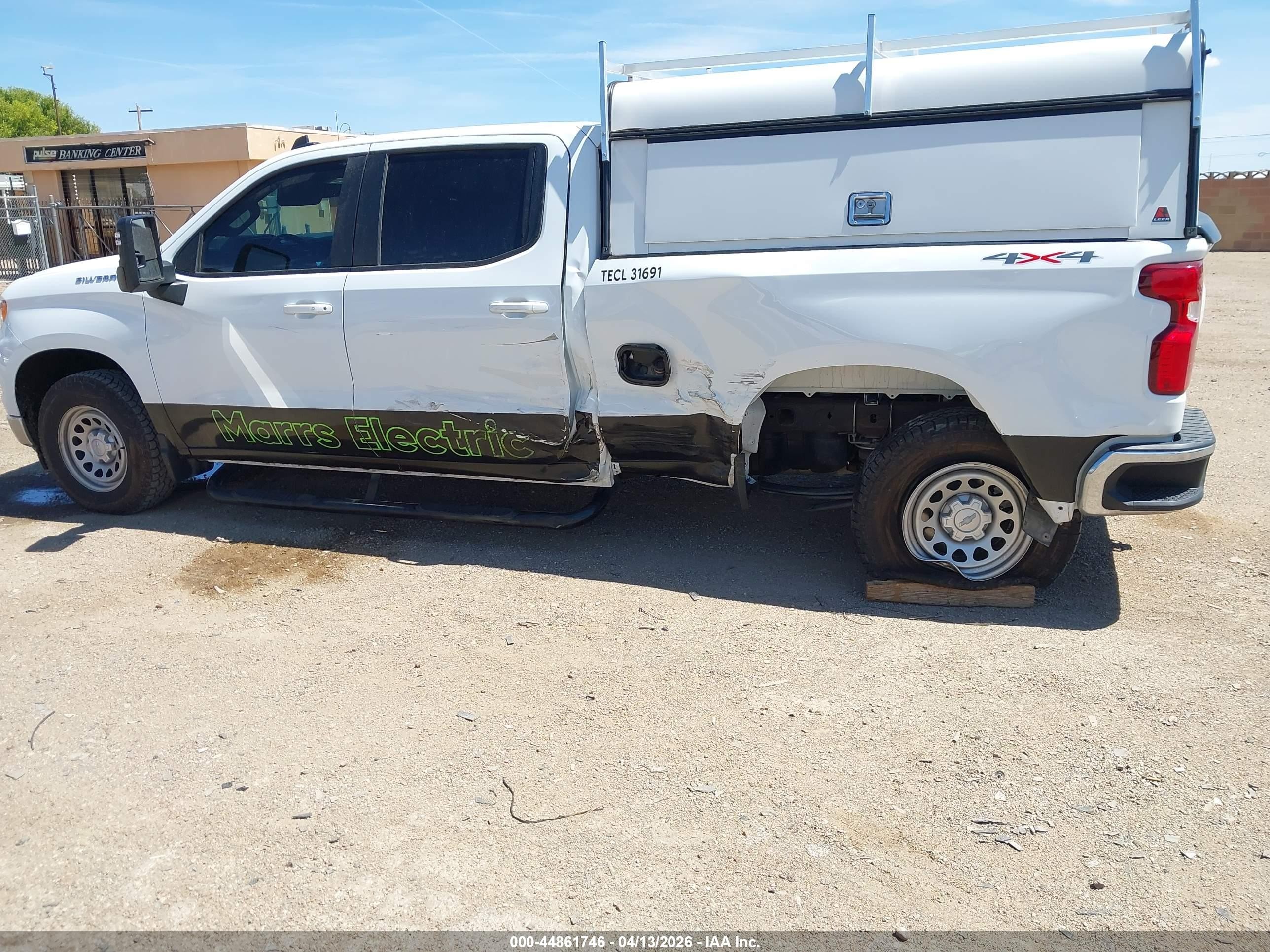 2023 Chevrolet Silverado 1500 4wd  Standard Bed Lt White vin: 3GCUDDED1PG325769