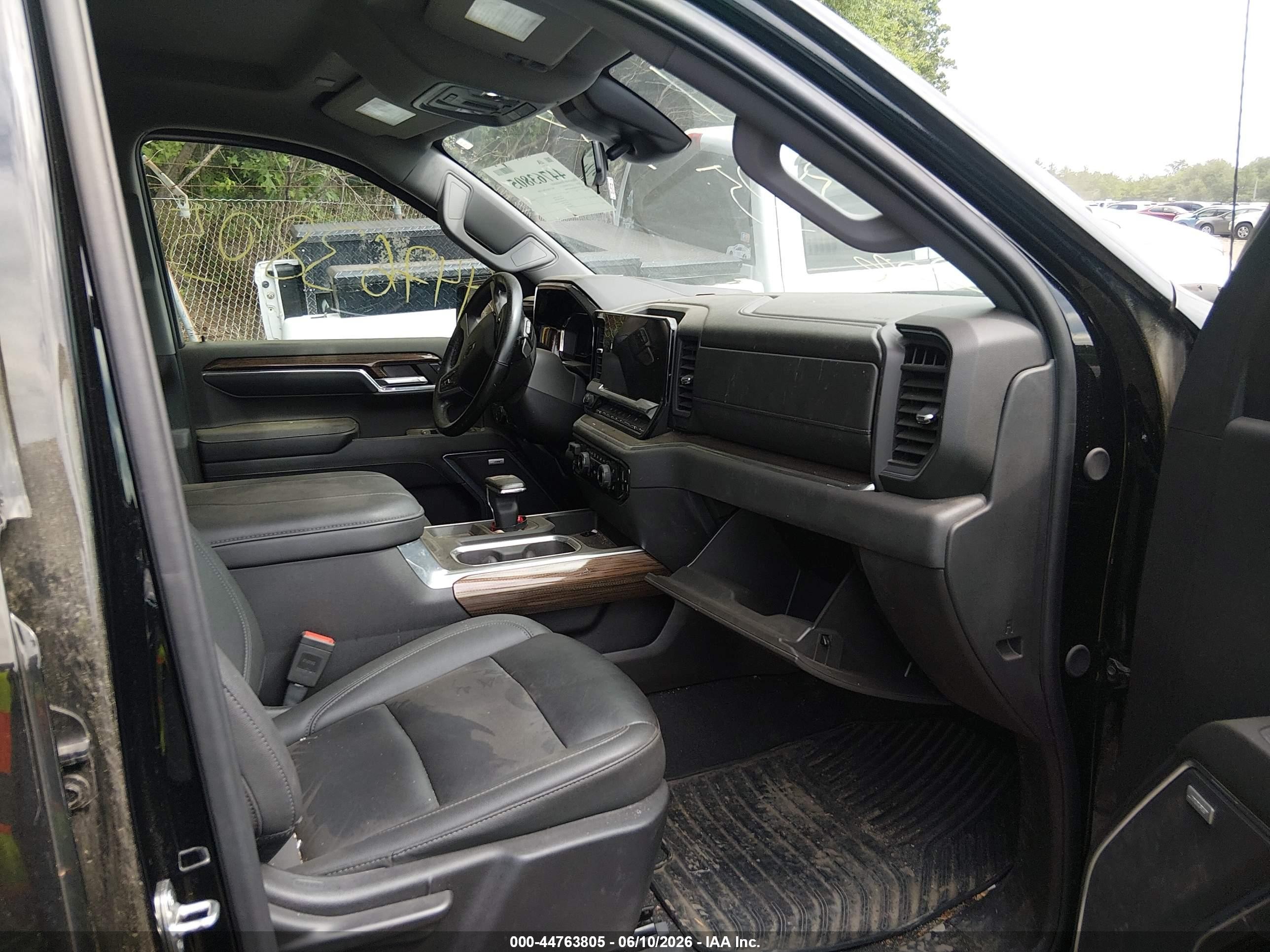 2024 Chevrolet Silverado 1500 4wd  Short Bed Rst Black vin: 3GCUDEED6RG206866