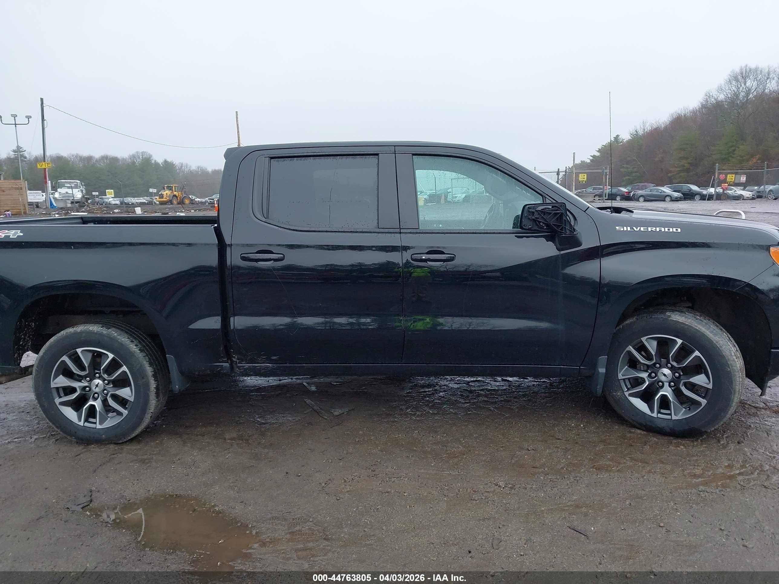 2024 Chevrolet Silverado 1500 4wd  Short Bed Rst Black vin: 3GCUDEED6RG206866
