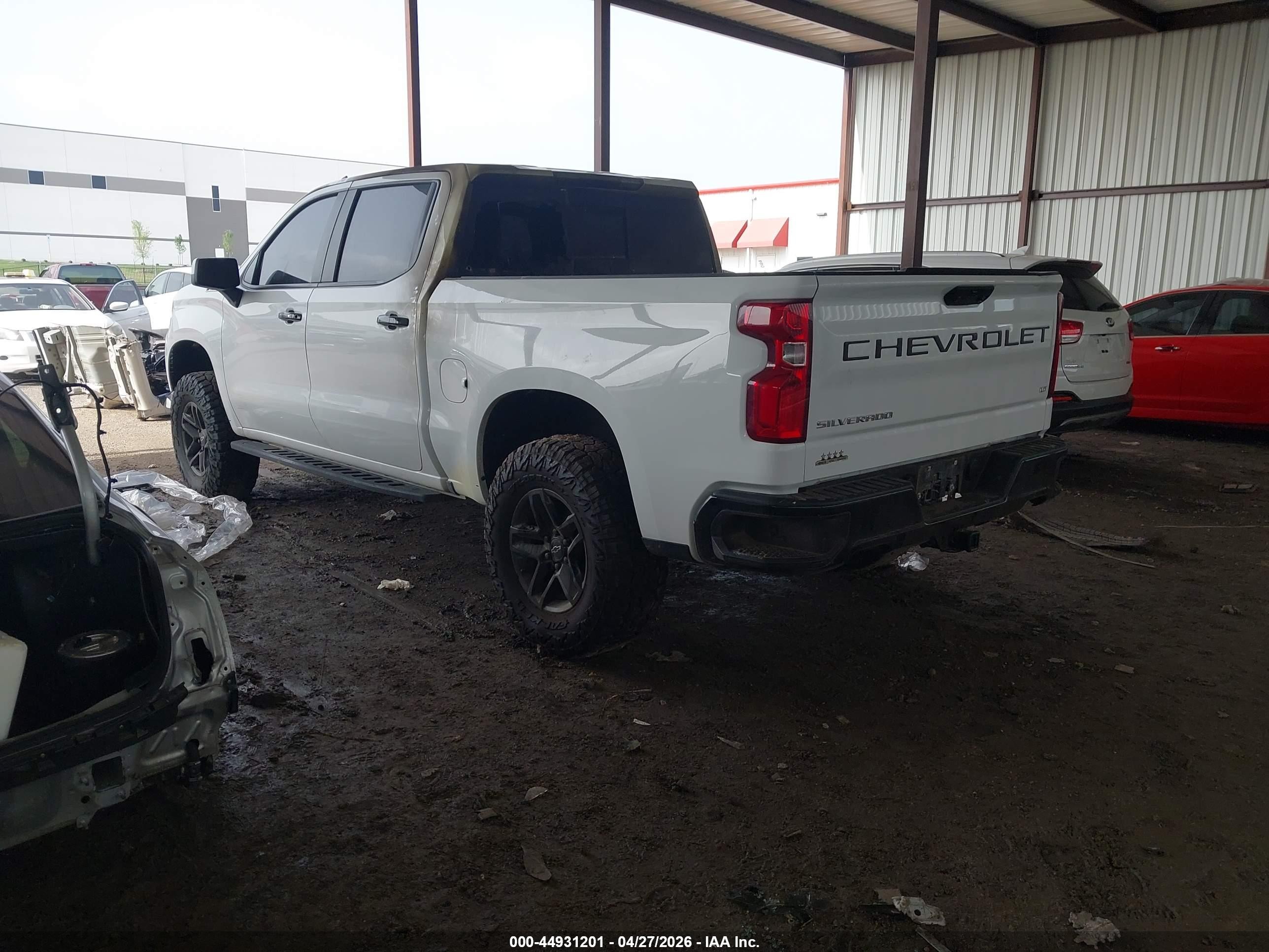2024 Chevrolet Silverado 1500 4wd  Short Bed Lt Trail Boss White vin: 3GCUDFED5RG190018