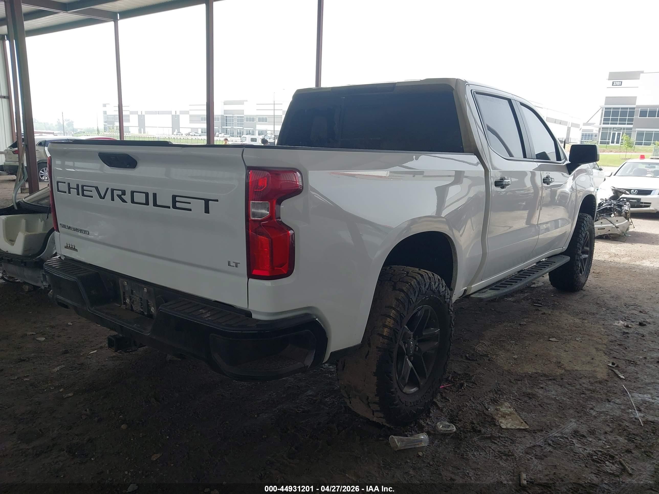 2024 Chevrolet Silverado 1500 4wd  Short Bed Lt Trail Boss White vin: 3GCUDFED5RG190018