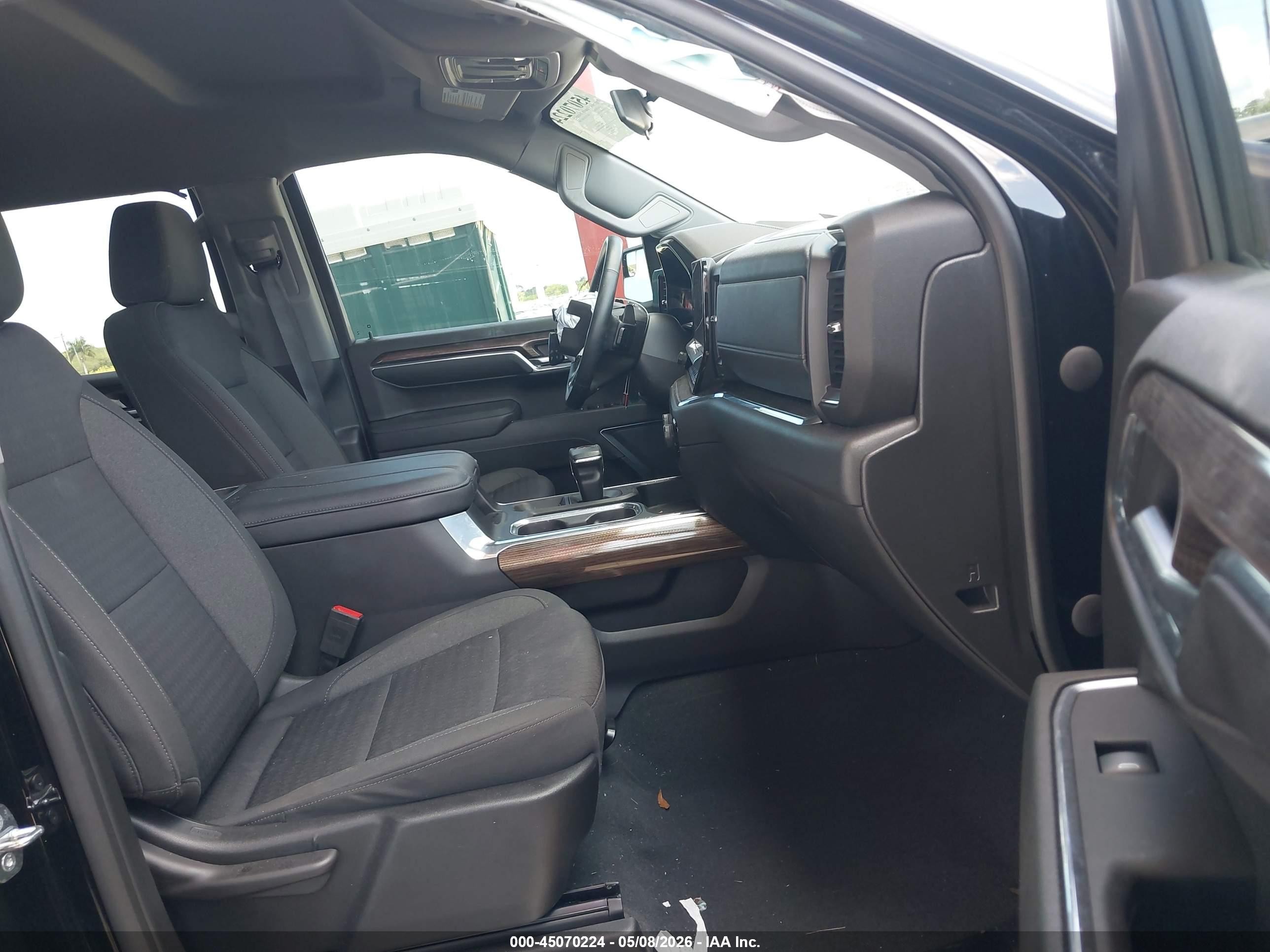2023 Chevrolet Silverado 1500 4wd  Short Bed Lt Trail Boss Черный vin: 3GCUDFED8PG257210