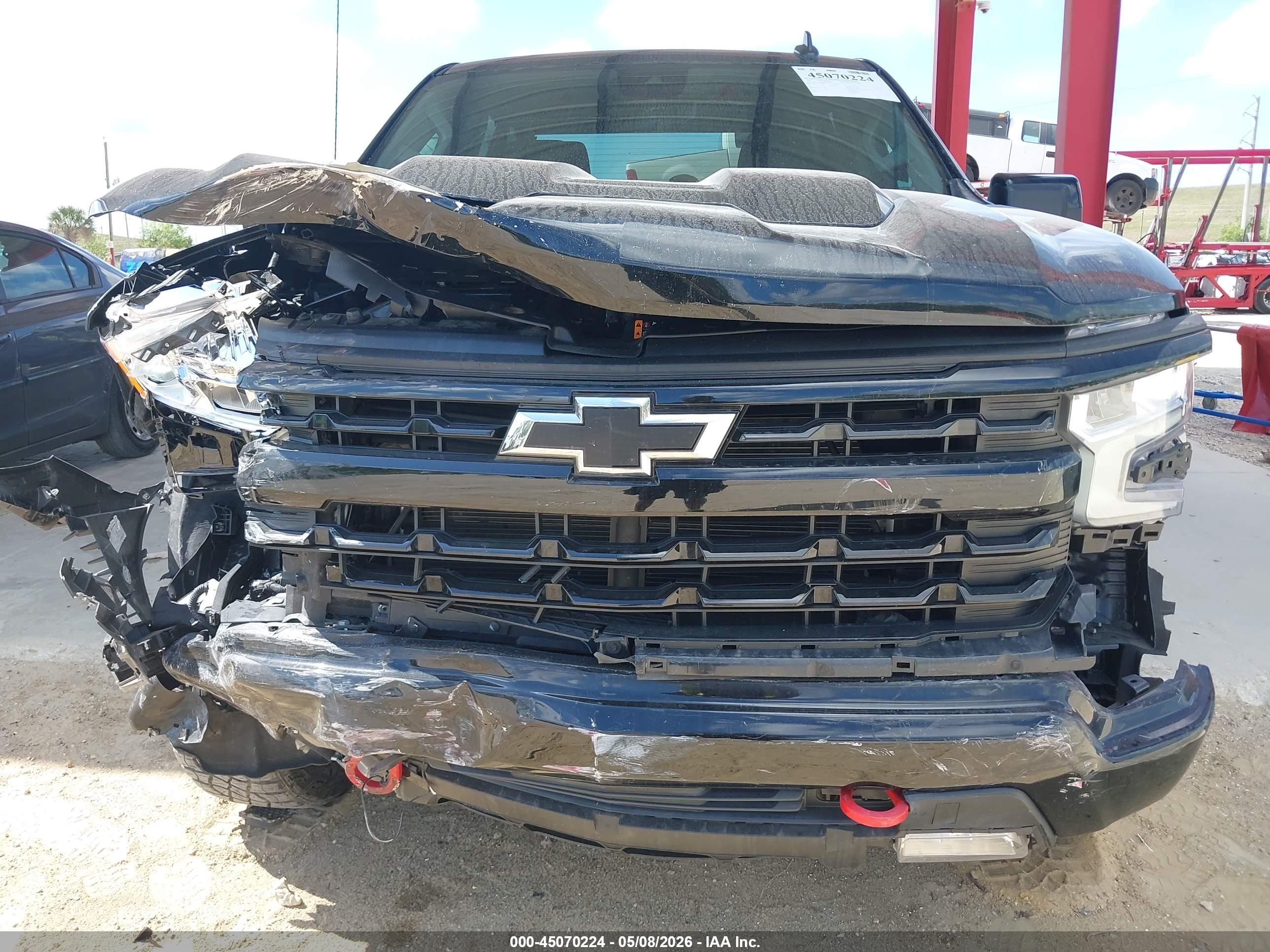 2023 Chevrolet Silverado 1500 4wd  Short Bed Lt Trail Boss Черный vin: 3GCUDFED8PG257210