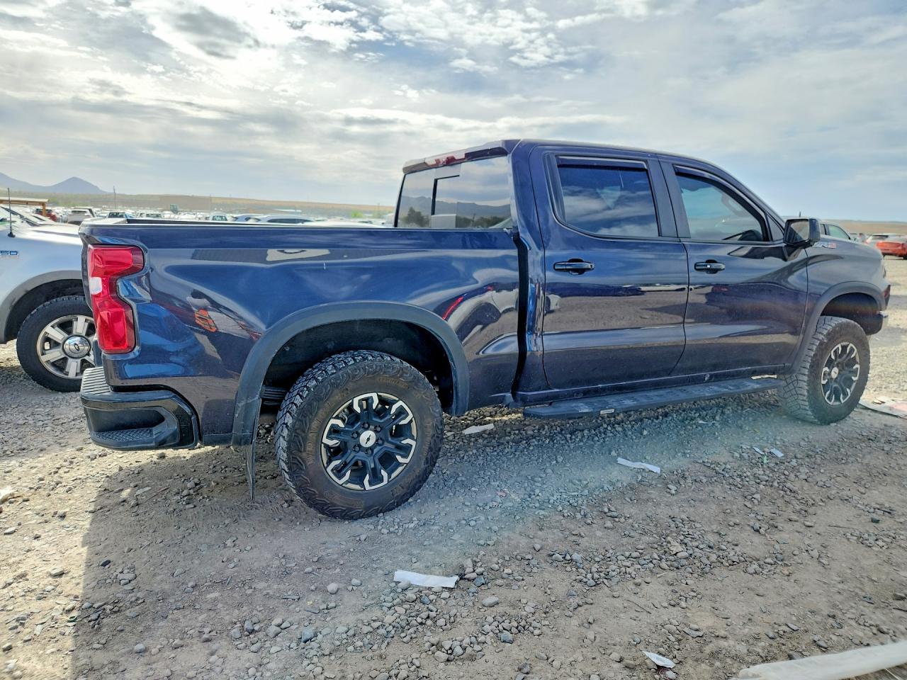 2024 Chevrolet Silverado K1500 Zr2 Black vin: 3GCUDHEL5RG138178