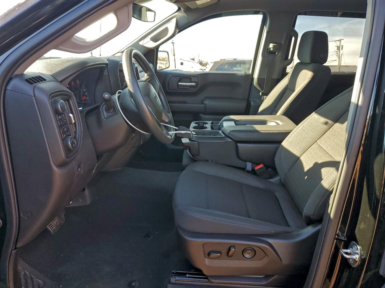 2025 Chevrolet Silverado K1500 Trail Boss Custom Black vin: 3GCUKCED8SG215844