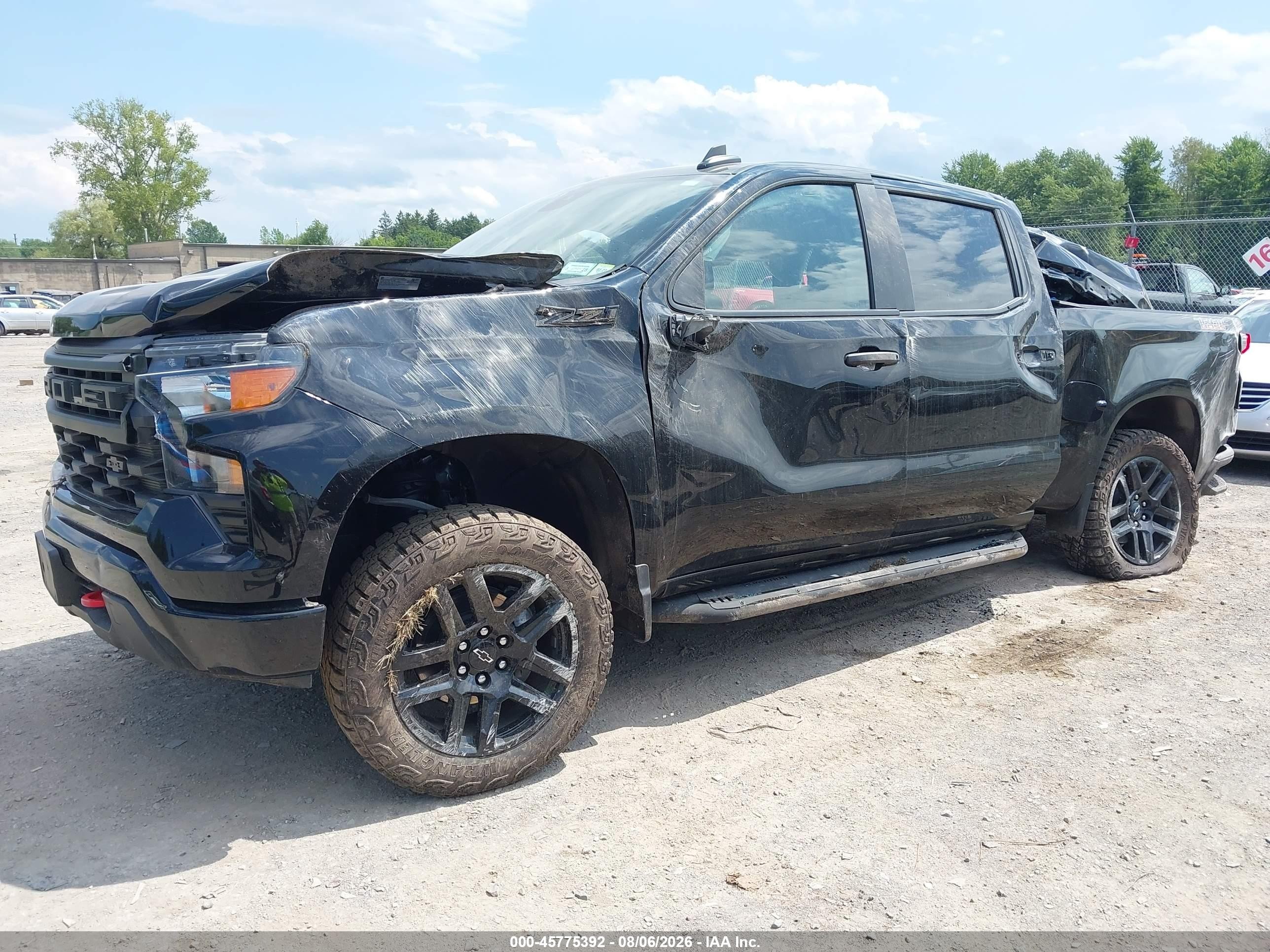 2026 Chevrolet Silverado 1500   Black vin: 3GCUKCEDXTG186610