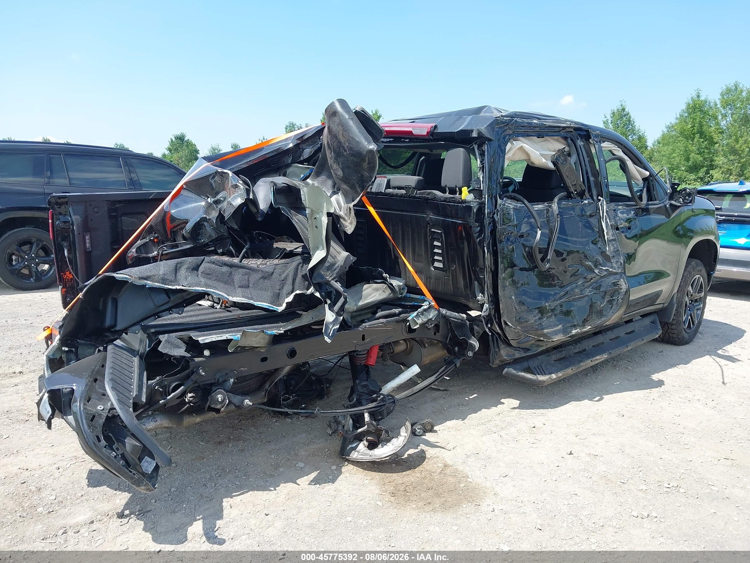 2026 Chevrolet Silverado 1500   Black vin: 3GCUKCEDXTG186610