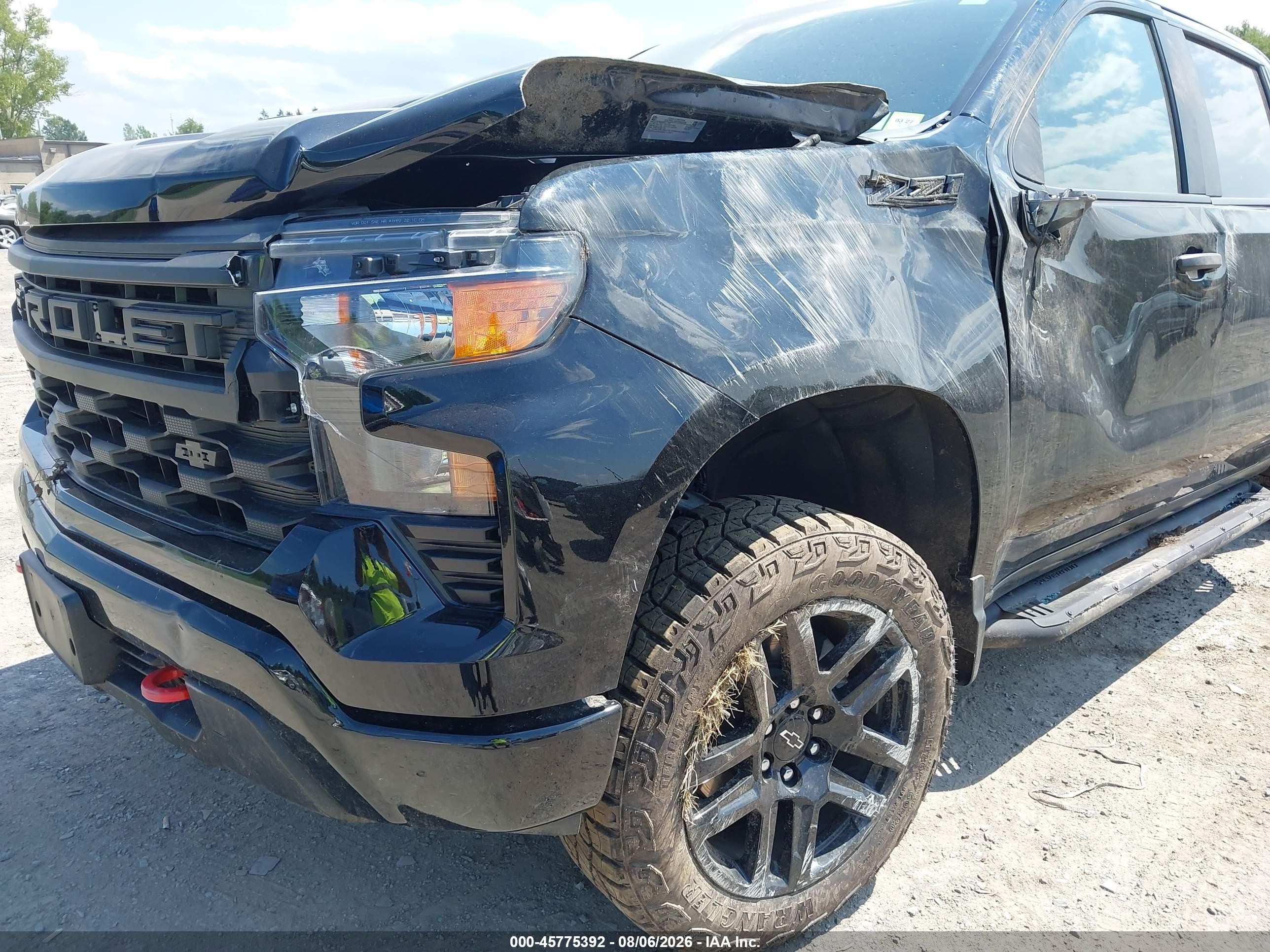 2026 Chevrolet Silverado 1500   Black vin: 3GCUKCEDXTG186610