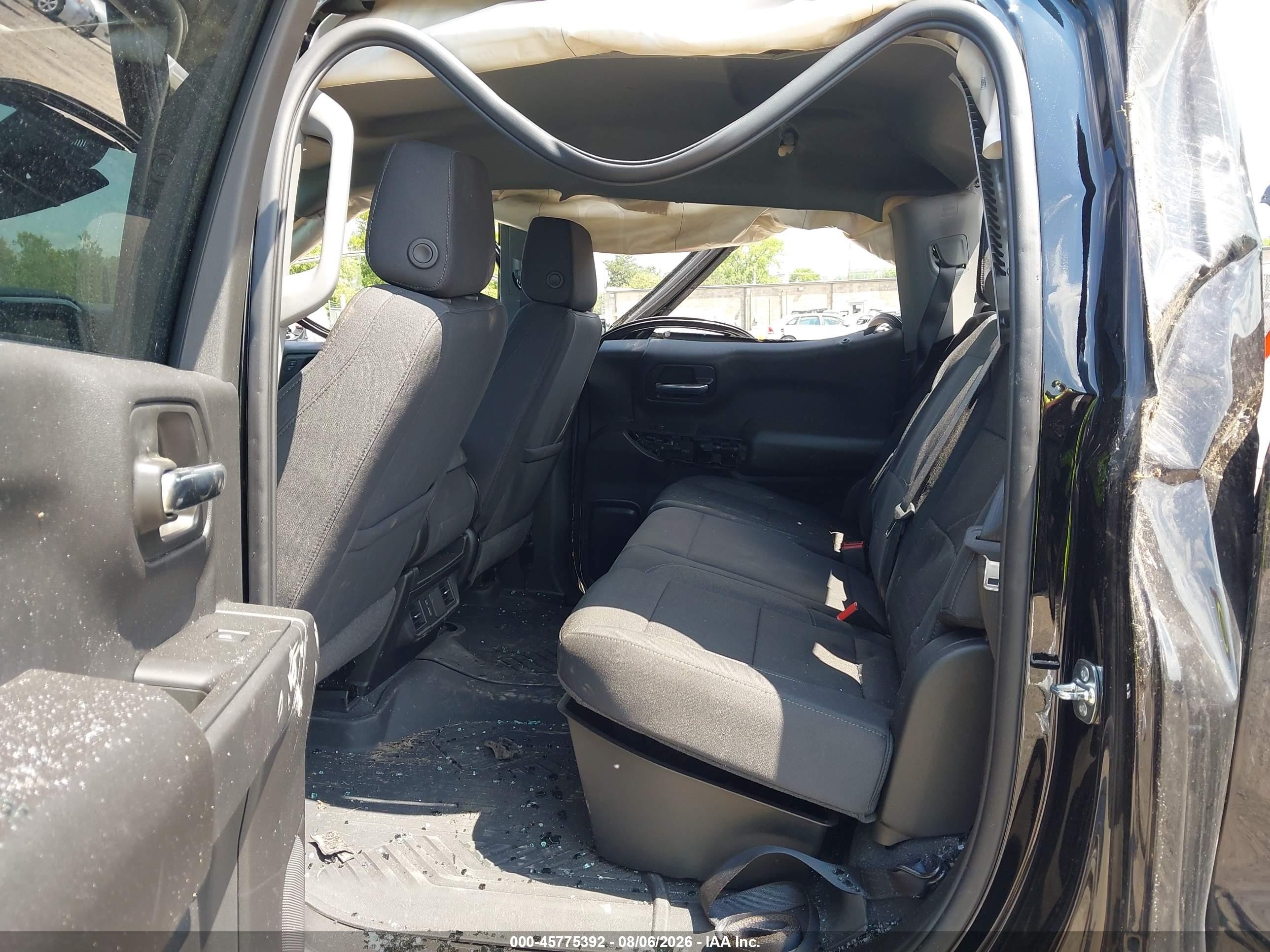 2026 Chevrolet Silverado 1500   Black vin: 3GCUKCEDXTG186610