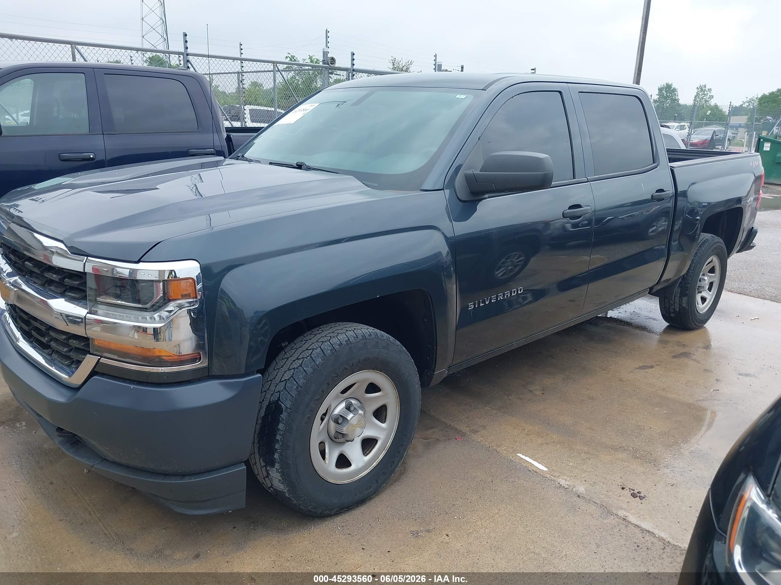 2018 Chevrolet Silverado 1500 Wt Серый vin: 3GCUKNEH2JG140488