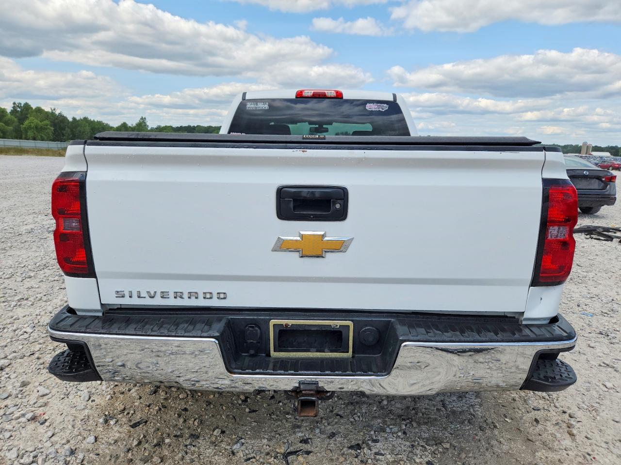 2015 Chevrolet Silverado K1500 White vin: 3GCUKPEC6FG421894