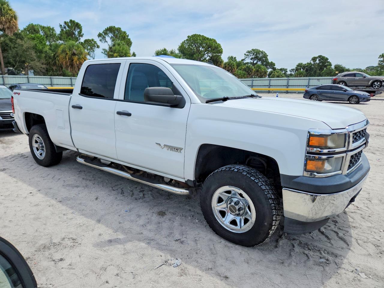 2014 Chevrolet Silverado K1500 Серебряный vin: 3GCUKPEH7EG534764