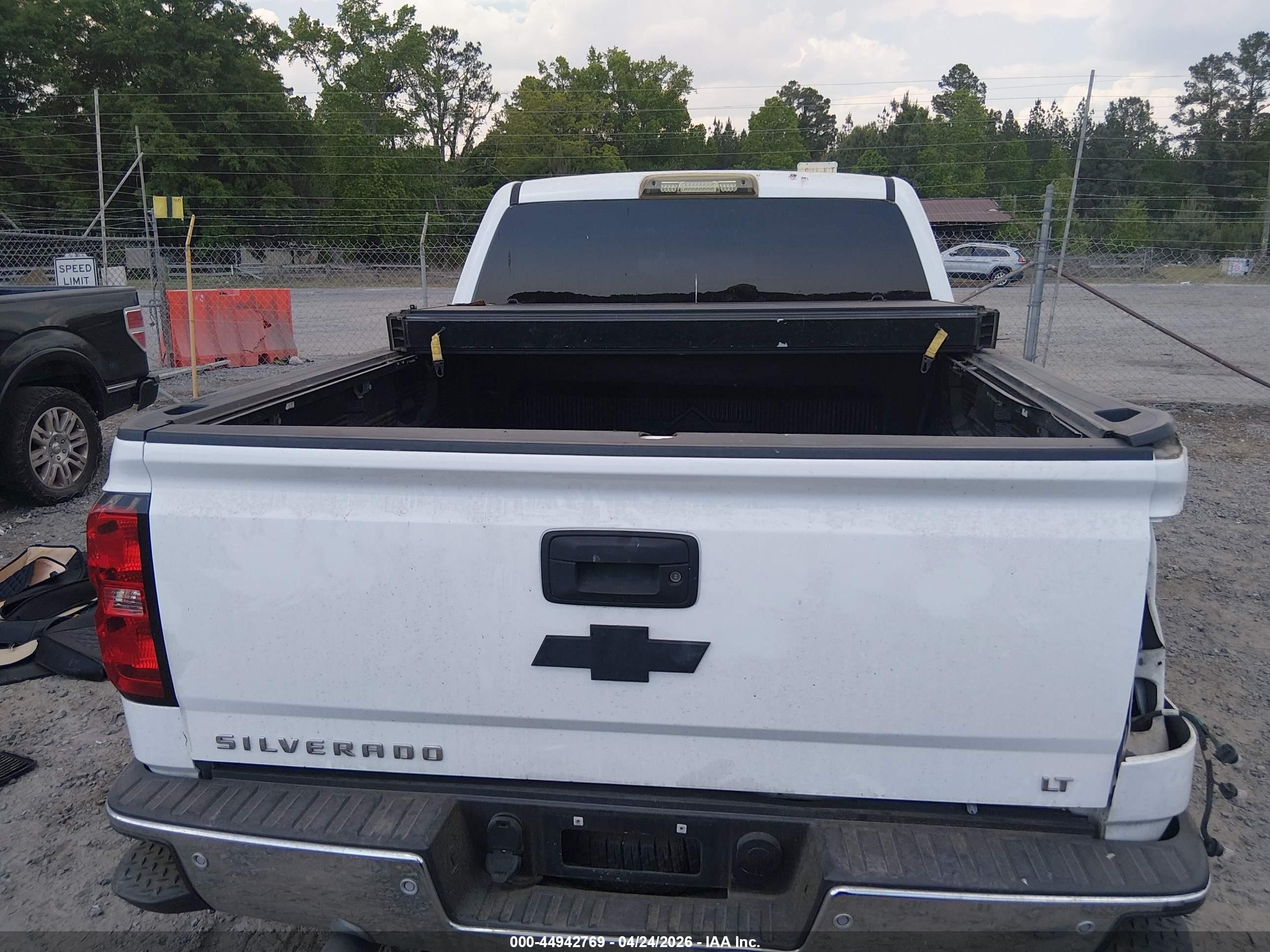 2014 Chevrolet Silverado 1500 1lt White vin: 3GCUKREC0EG367616