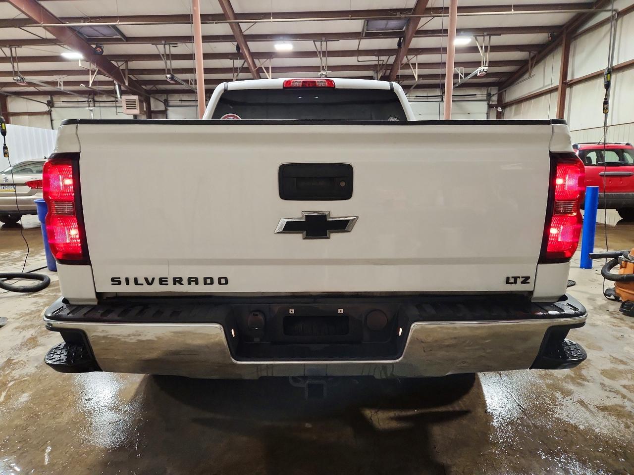 2015 Chevrolet Silverado K1500 Lt White vin: 3GCUKREC0FG358688