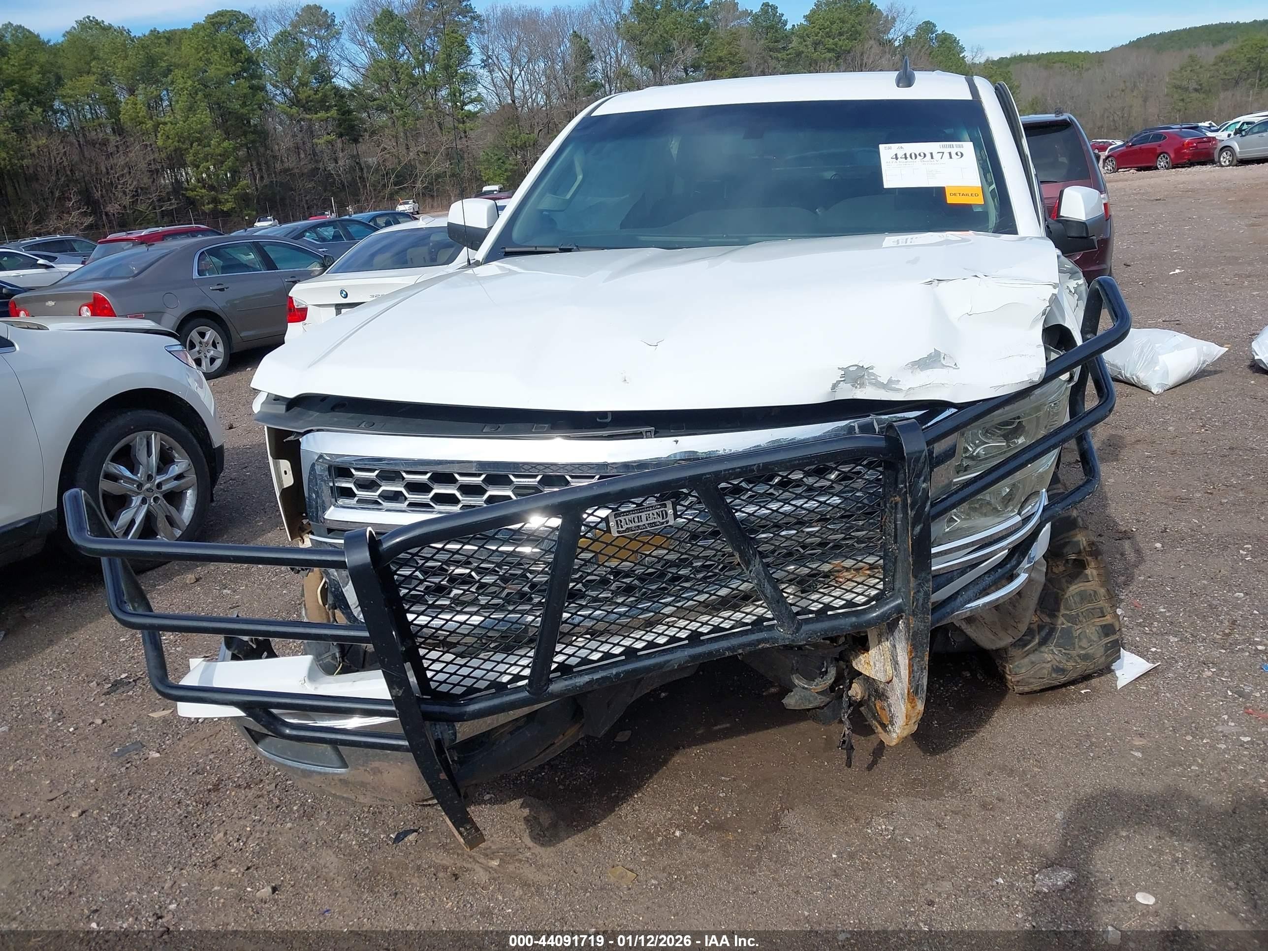 2015 Chevrolet Silverado 1500 1lt Белый vin: 3GCUKREC0FG450349