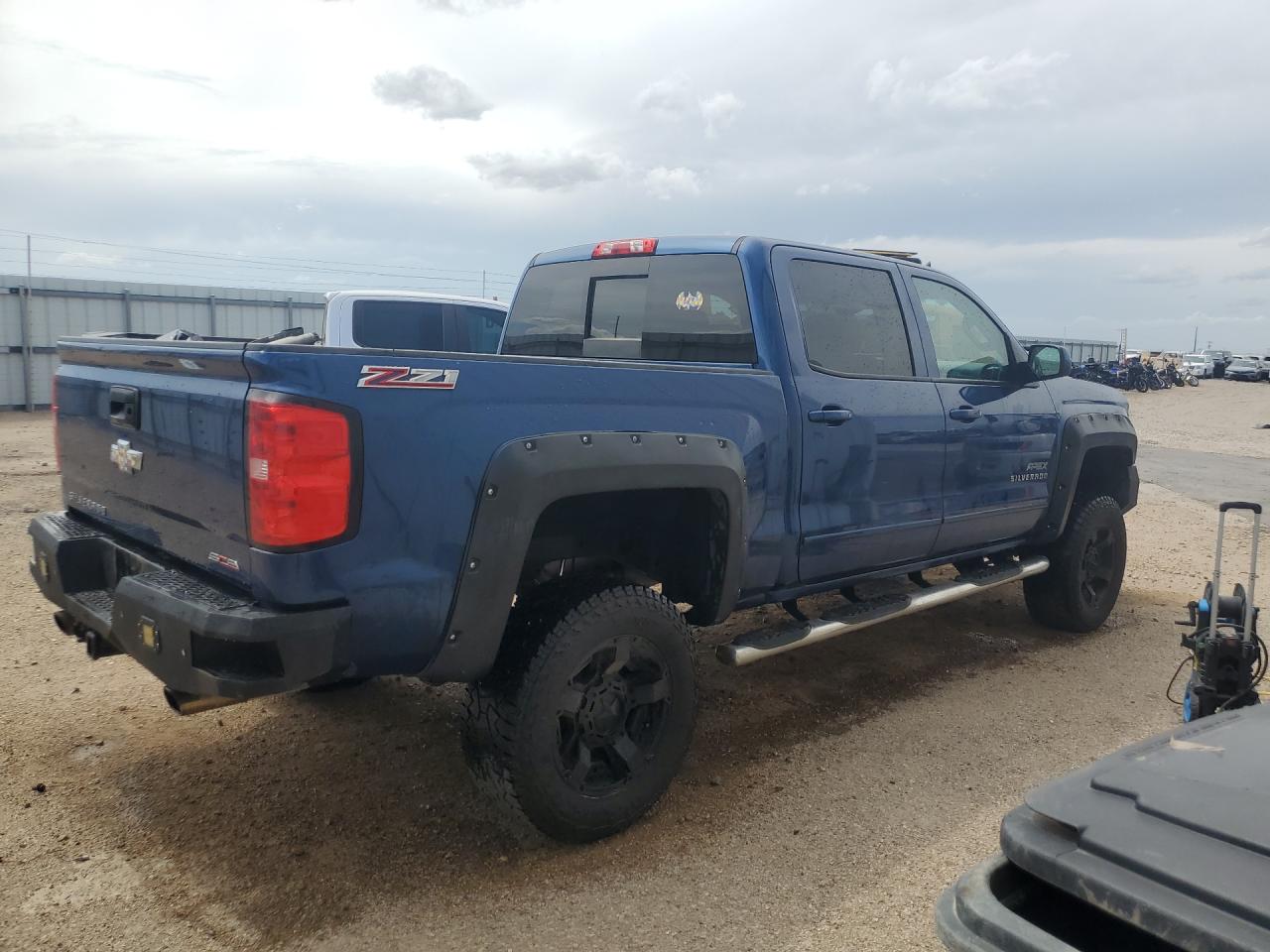 2015 Chevrolet Silverado K1500 Lt Blue vin: 3GCUKREC0FG474411 Damage: Right Bed Side, Chipped, 4