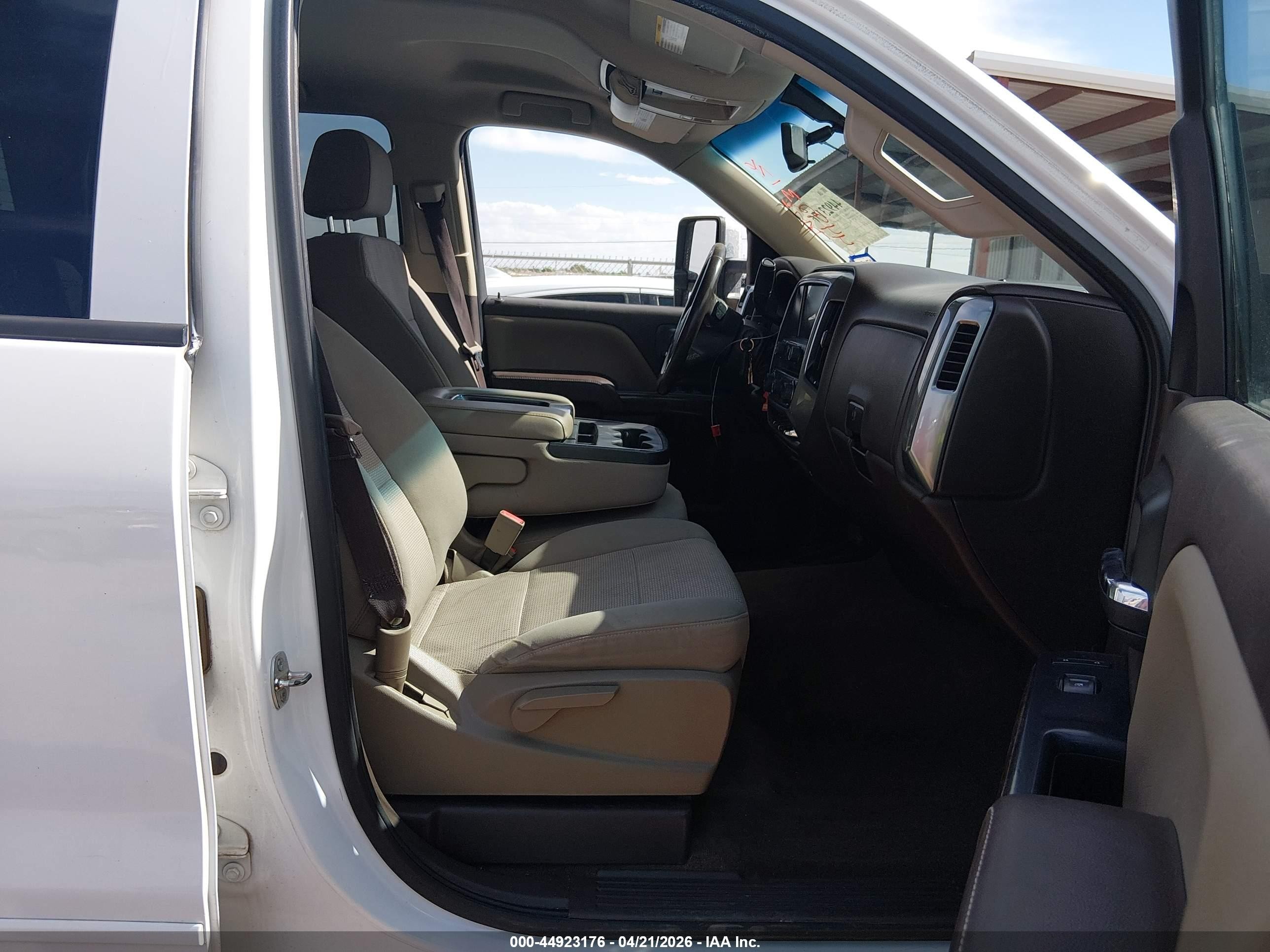 2017 Chevrolet Silverado 1500 1lt White vin: 3GCUKREC0HG462312
