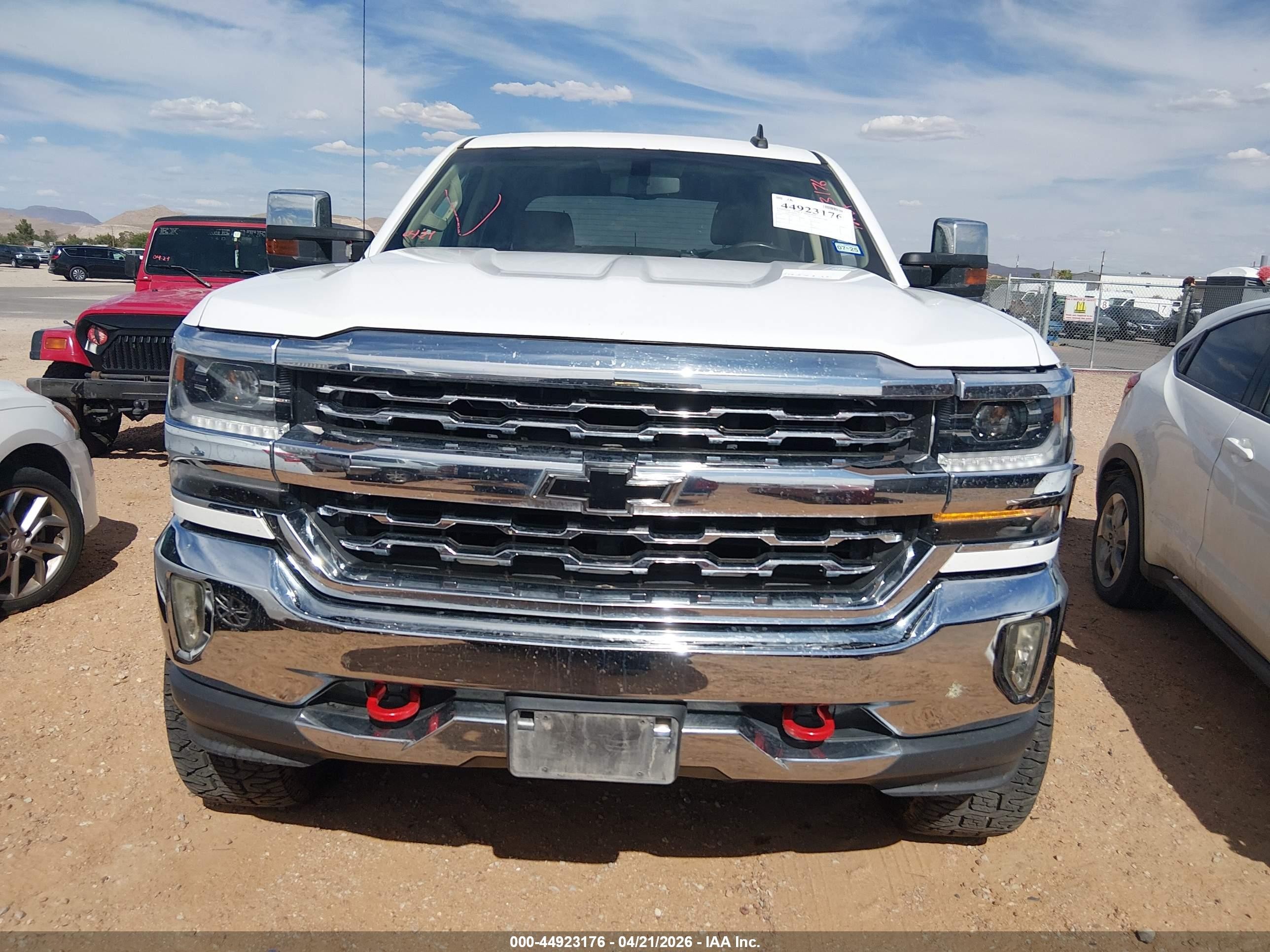 2017 Chevrolet Silverado 1500 1lt White vin: 3GCUKREC0HG462312