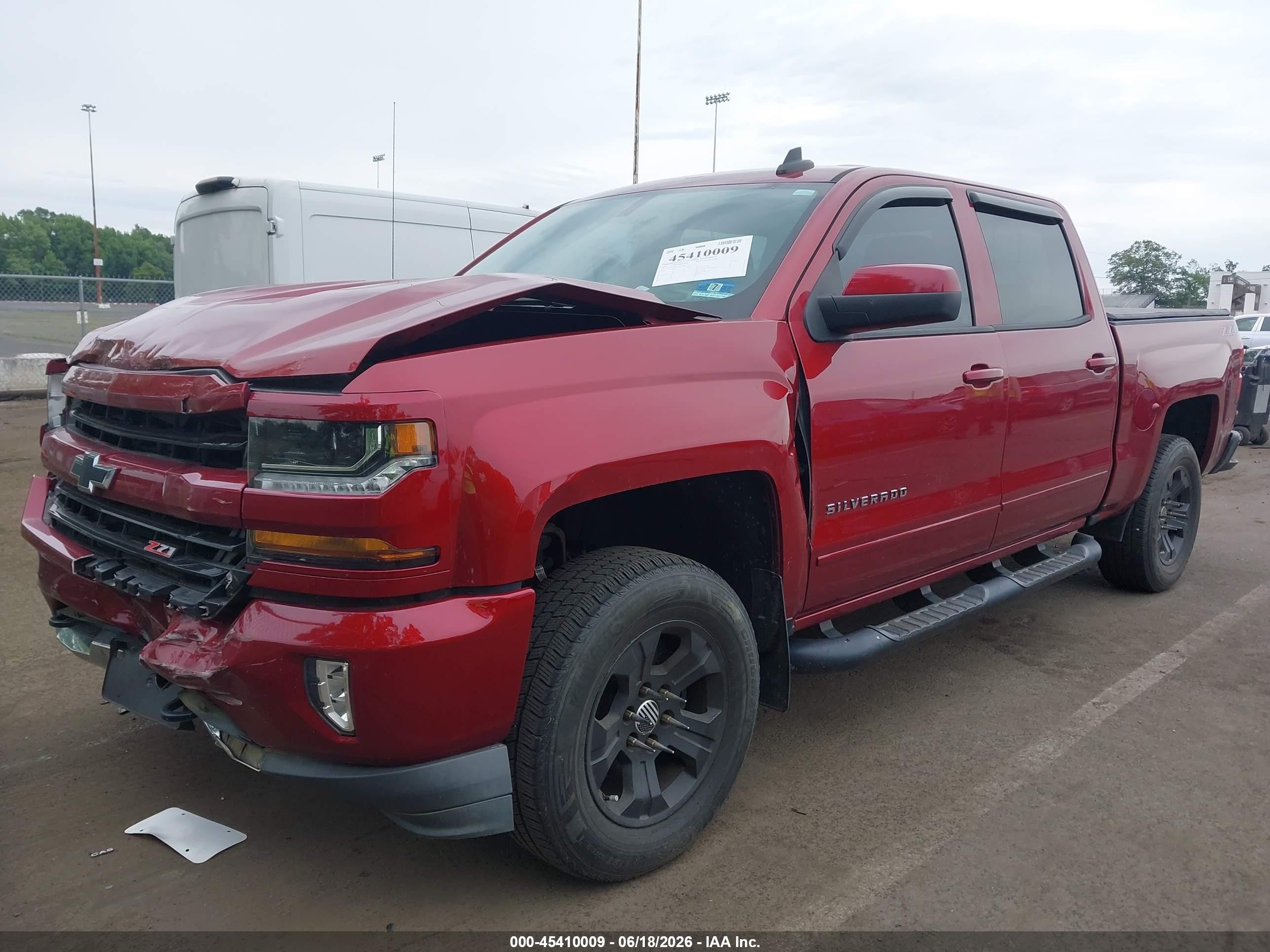 2018 Chevrolet Silverado 1500 Lt Red vin: 3GCUKREC0JG320080